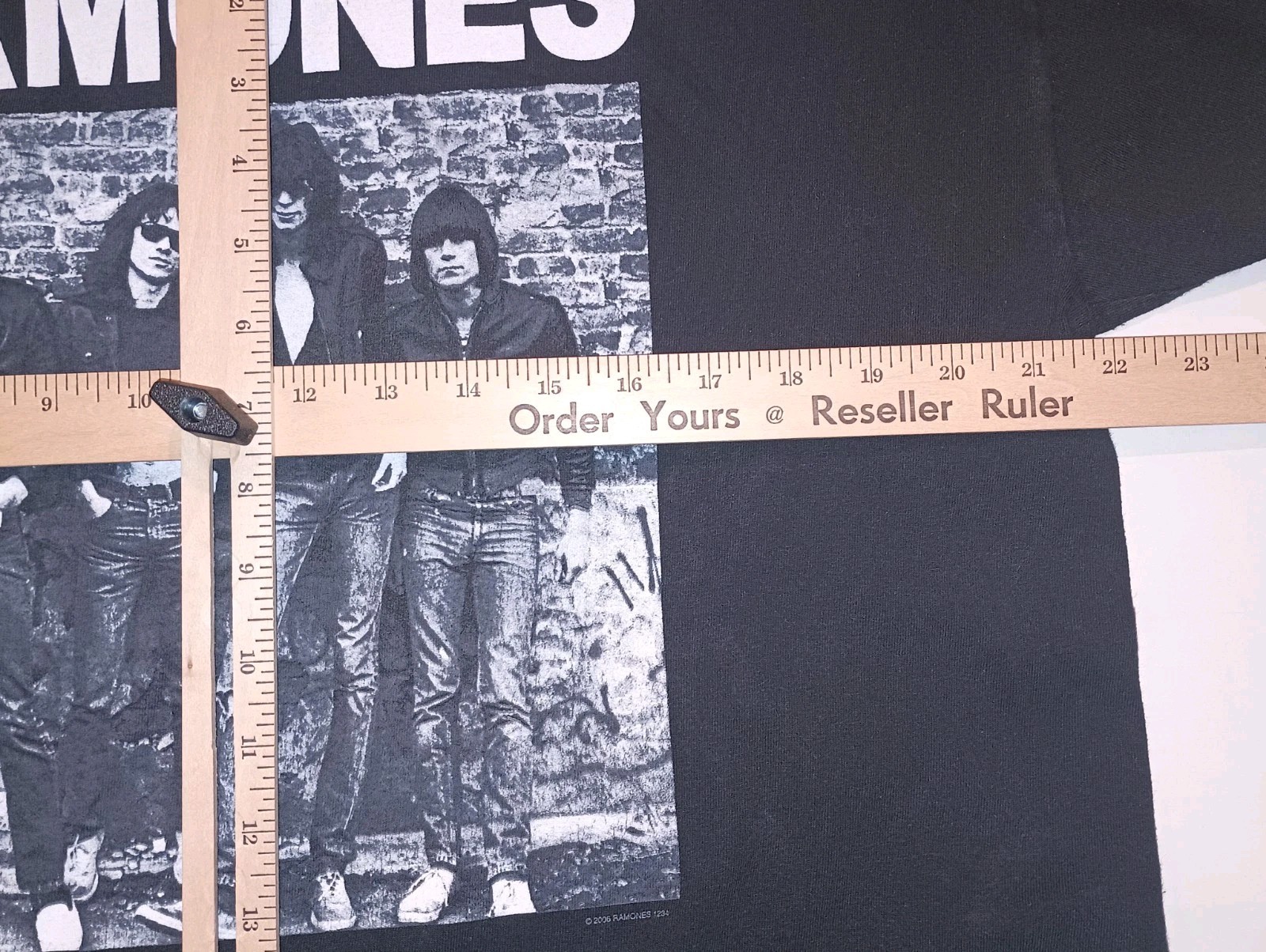Ramones Mens 2006 T Shirt Tee Shirt Size XL Black 1-2-3-4 Johnny Joey Vintage gallery