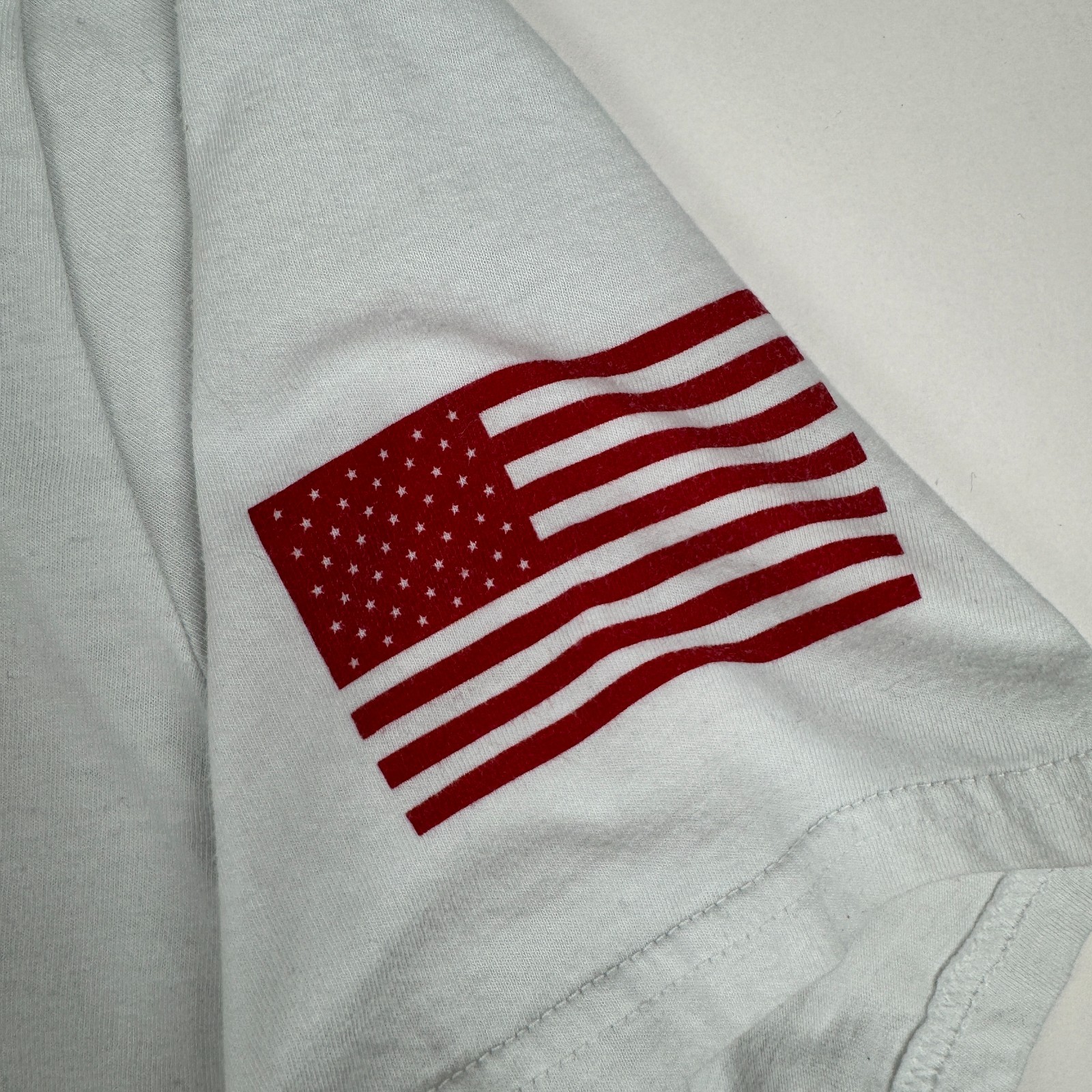 Under Armour HeatGear Mens XL T-Shirt White Freedom Celebrate Graphic gallery
