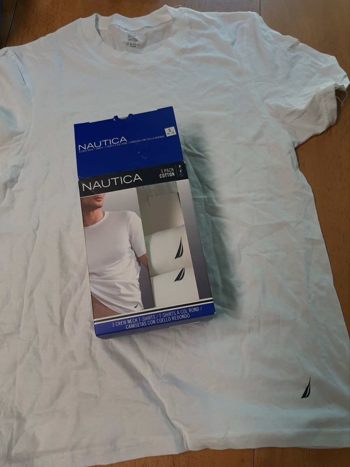 New in Box NAUTICA 3 pack WHITE CREW NECK T-SHIRTS Men’s Size SMALL 34-36