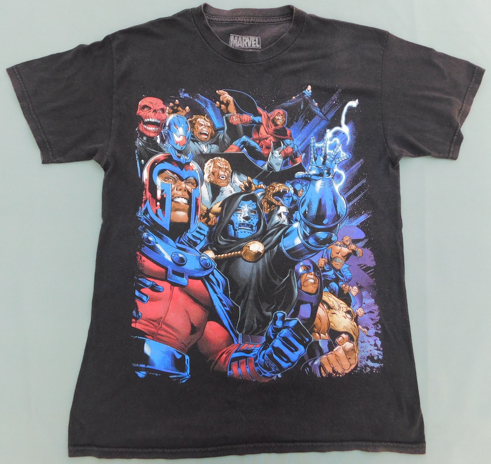 VINTAGE MARVEL UNIVERSE VILLAINS MAGNETO DR.DOOM T-SHIRT SIZE MEDIUM gallery