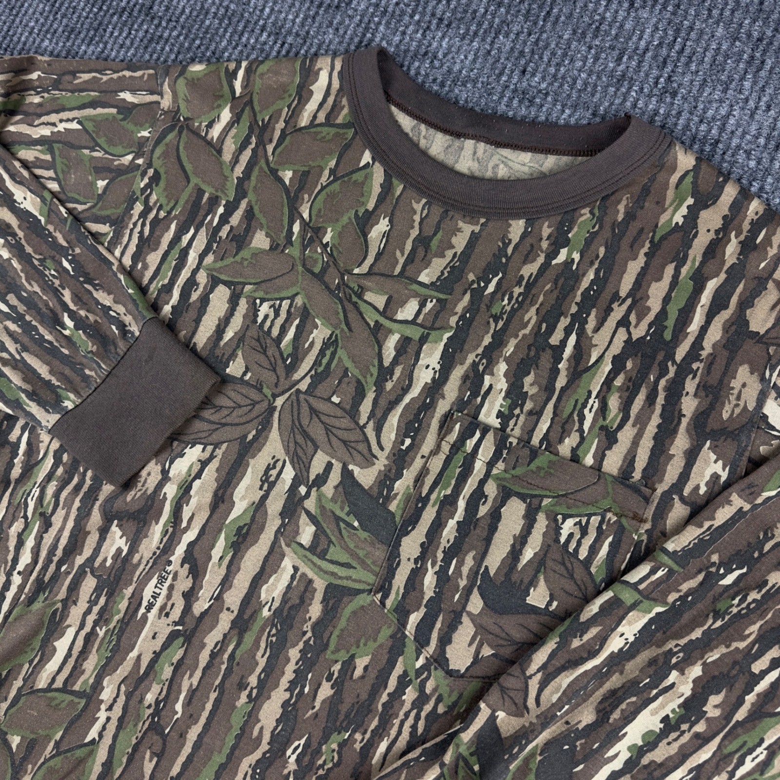 Vtg Realtree Camo Long Sleeve Pocket T-Shirt Mens Brown Bark Hunting Top Flaw