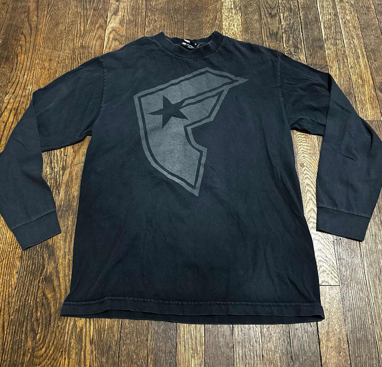 VINTAGE Famous Stars & Straps Center Logo Punk Faded Black LongSleeve 90s Grunge