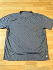 Vuori Mens Tradewind Performance Tee T-Shirt size 2XL Blue Dots Short Sleeve