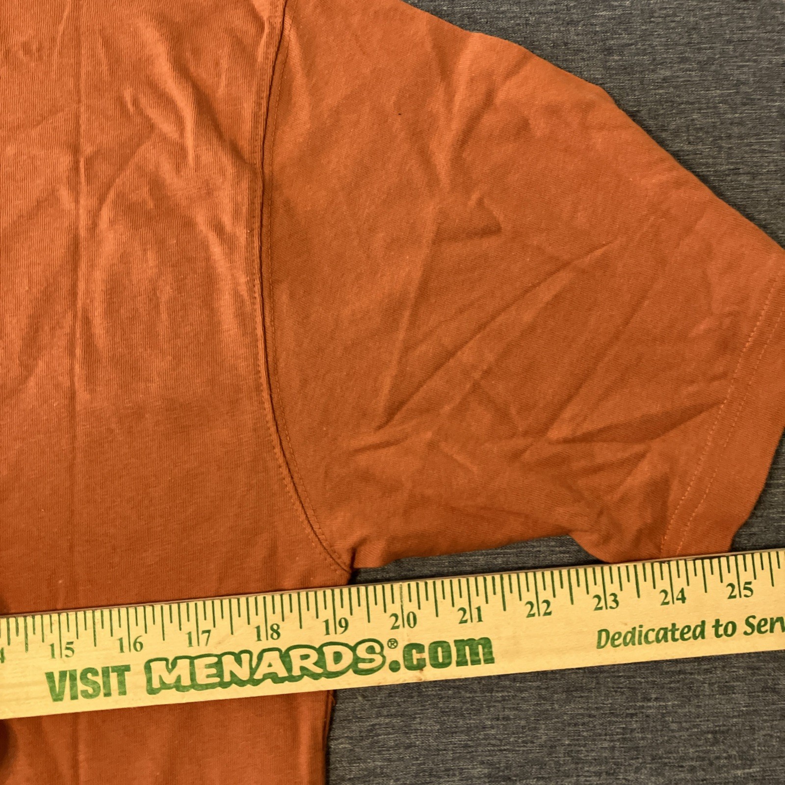 Legendary Whitetails Men’s T-Shirt Size Medium Burnt Orange New gallery