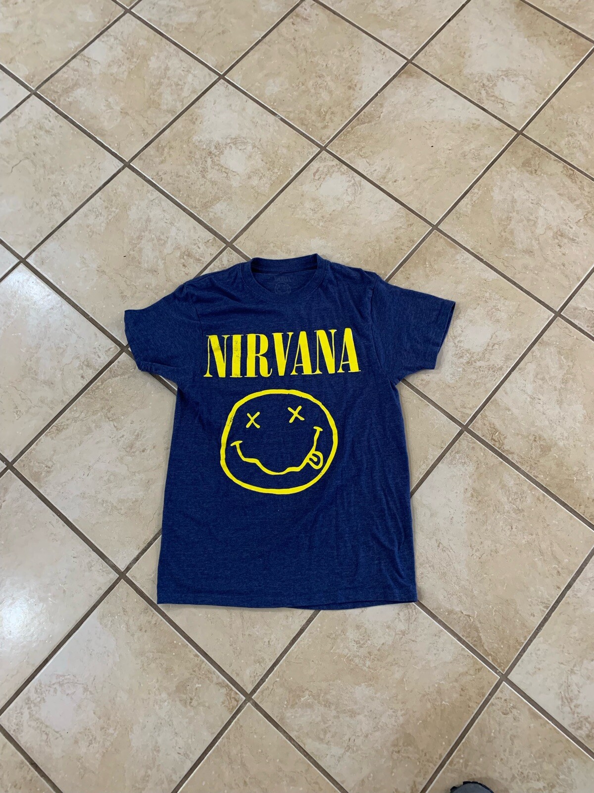 Nirvana Men's Shirt Medium Kurt Cobain Smiley Face Retro Rock Tee T-Shirt Blue  gallery