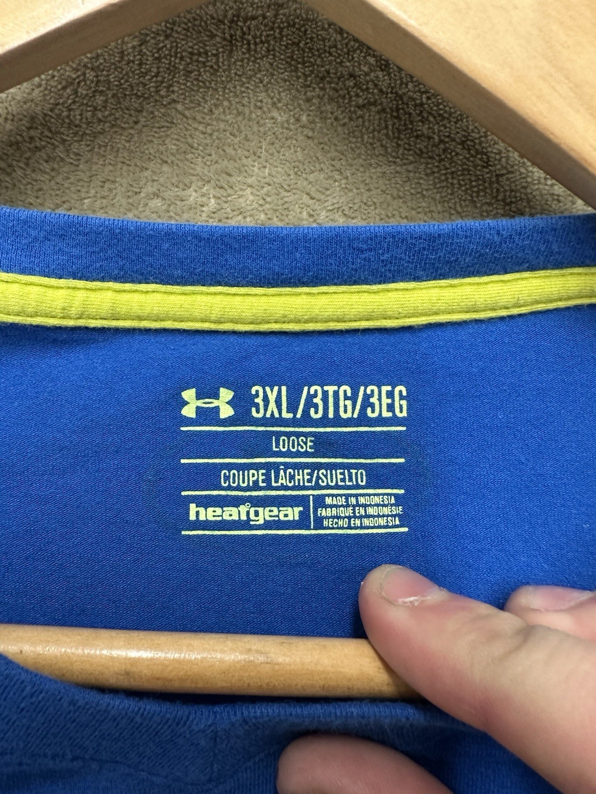 Under Armour Mens V neck Loose Fit Heat Gear Essential T Shirt Blue Sz 3XL gallery