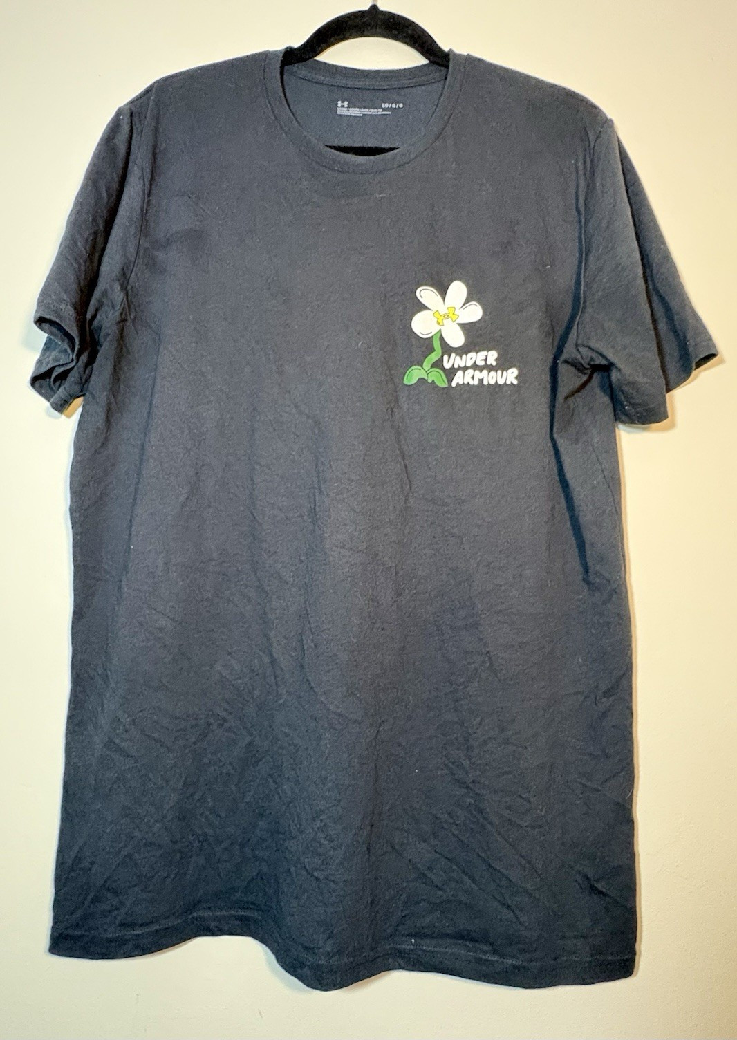 Under Armour Men’s Large Navy Short Sleeve T-Shirt Floral Chest Logo Minneapolis gallery