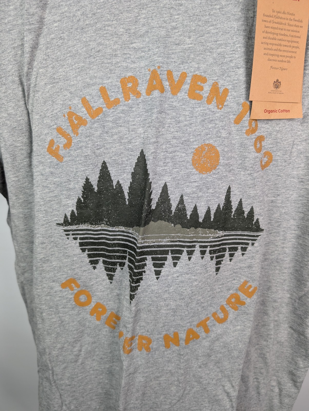 NWT FJALLRAVEN Forest Mirror T-Shirt Sz M Short Sleeve Organic Cotton Sample gallery