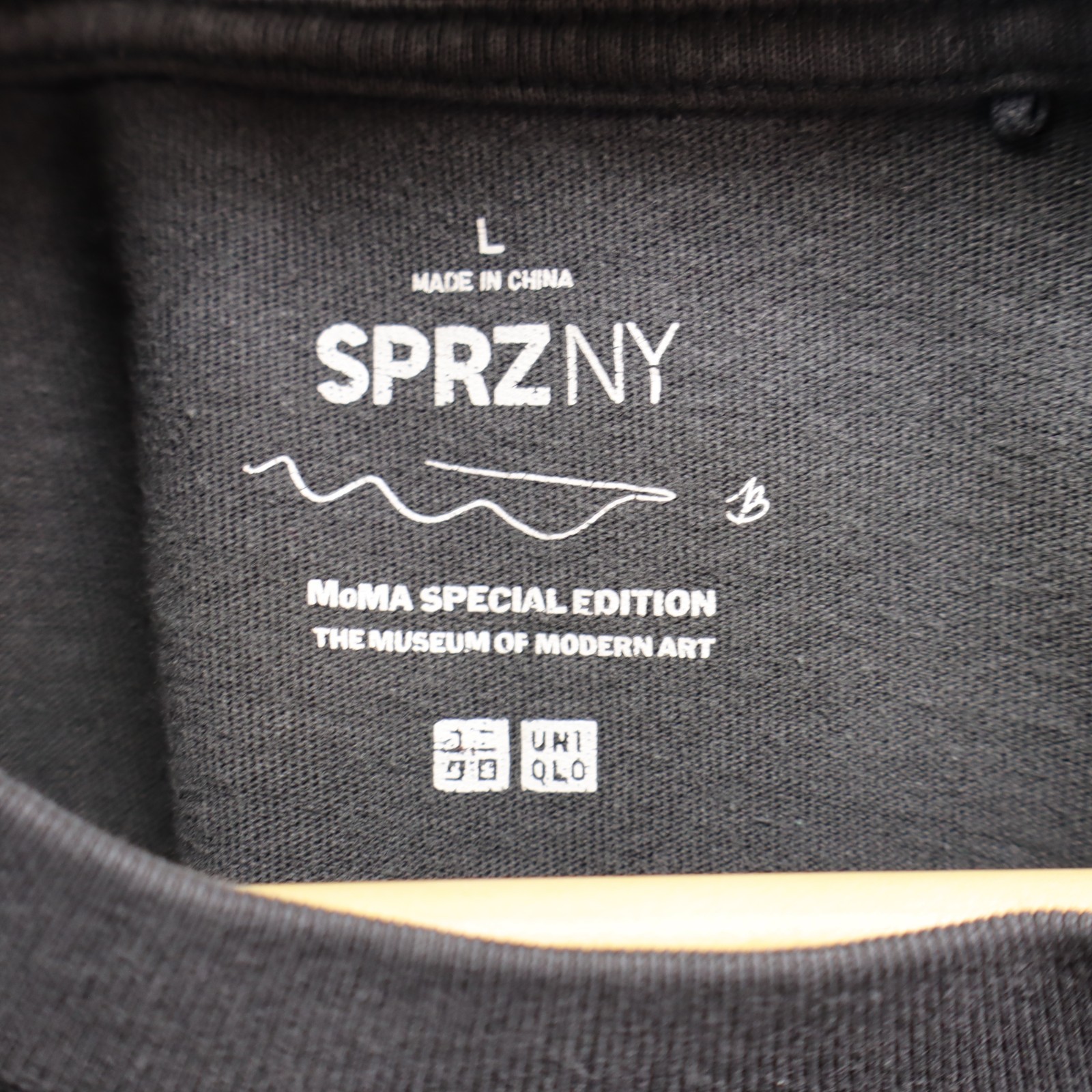 Uniqlo SPRZ NY Shirt Men Large MoMA Art Graphic Print Tee gallery