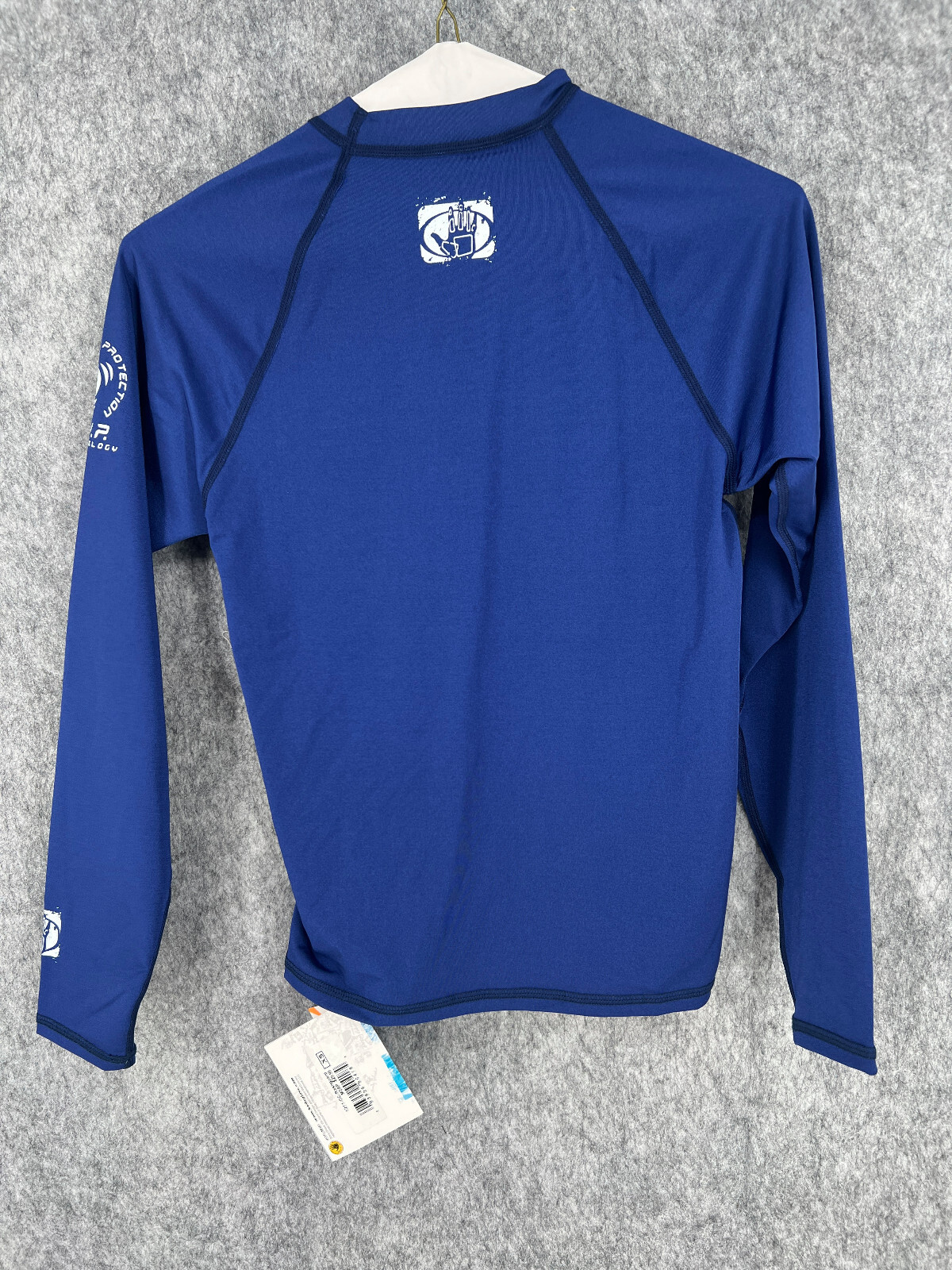 Body Glove Men Long Sleeve Nylon Blend Solid Blue Crew Neck Rashguard T-Shirt XS gallery