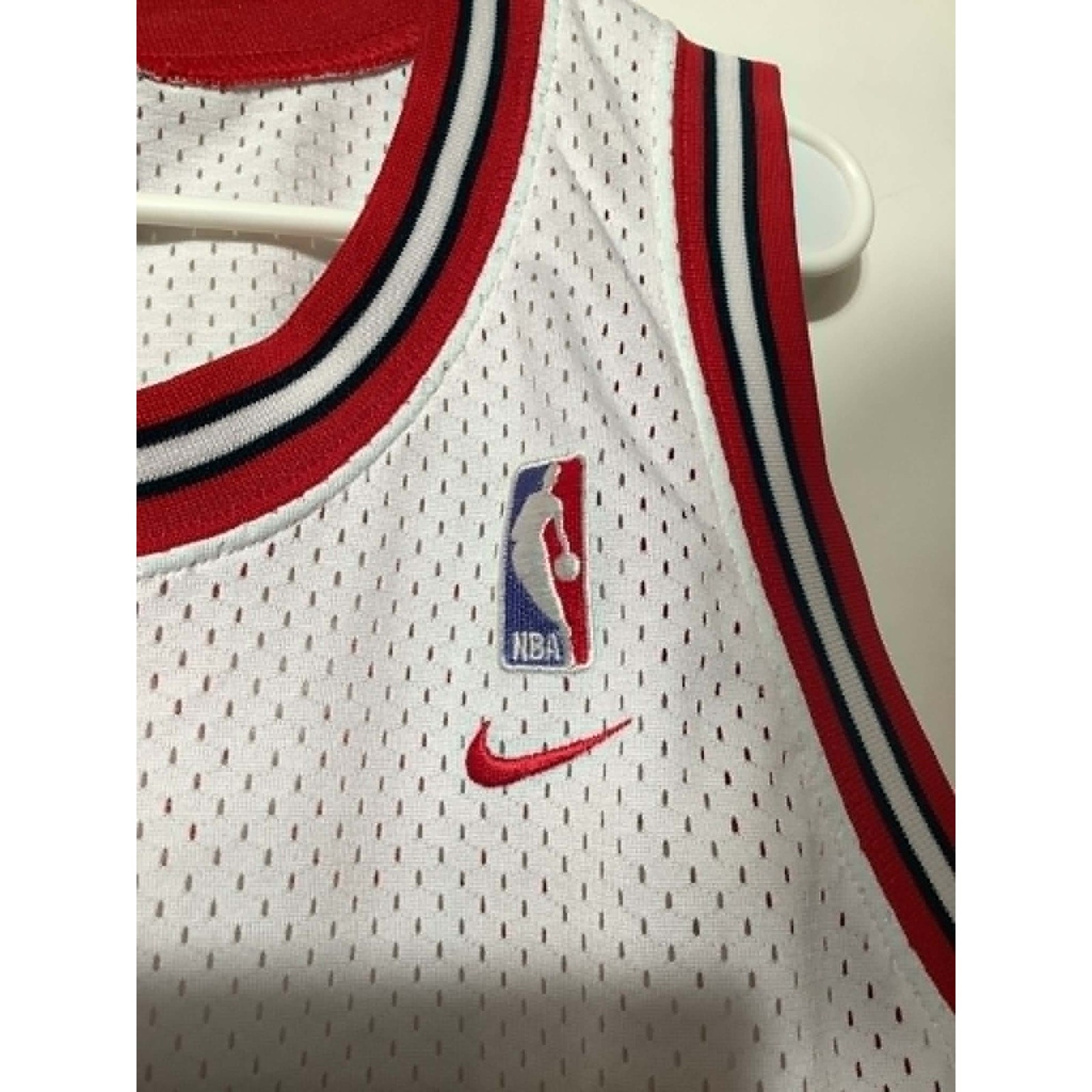 Vintage Nike Michael Jordan Chicago Bulls Jersey XXL White Flight 84-03 Swingman gallery