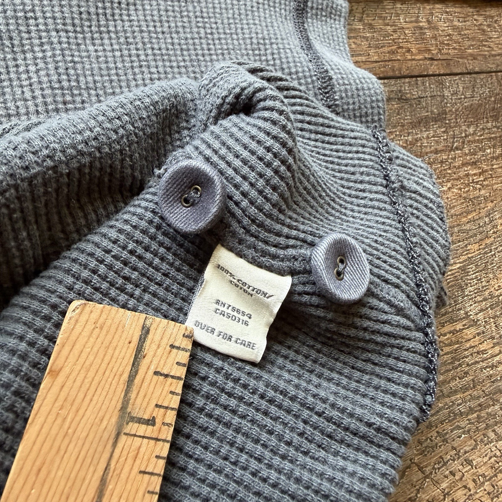 VTG Y2K Mens M Gray Abercrombie & Fitch Waffle Knit Henley Thermal Muscle Shirt gallery