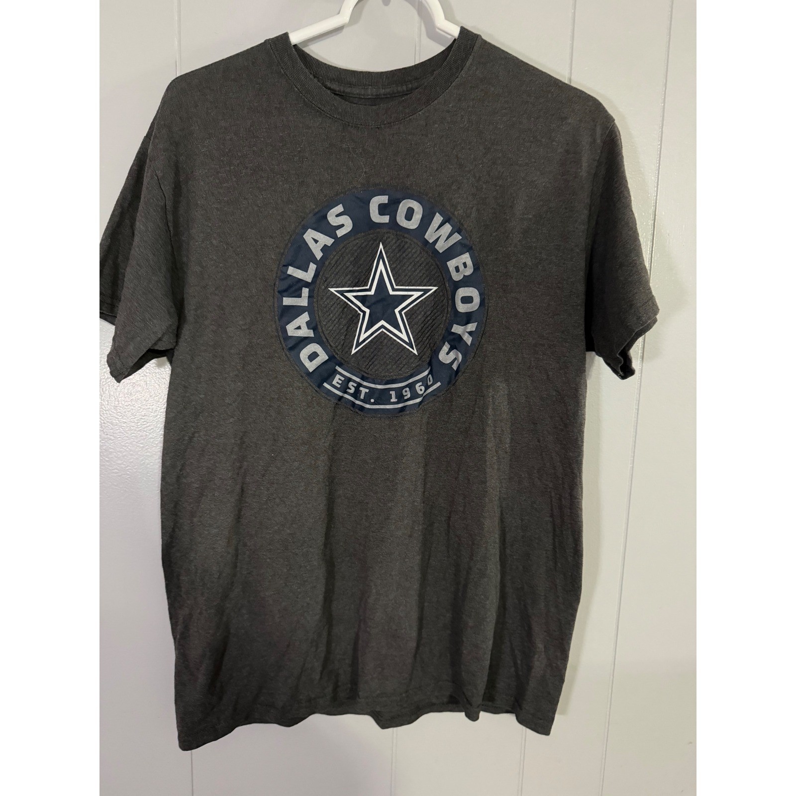 NFL Team Apparel Dallas Cowboys T-Shirt Mens M Grey Graphic Star Est 1960