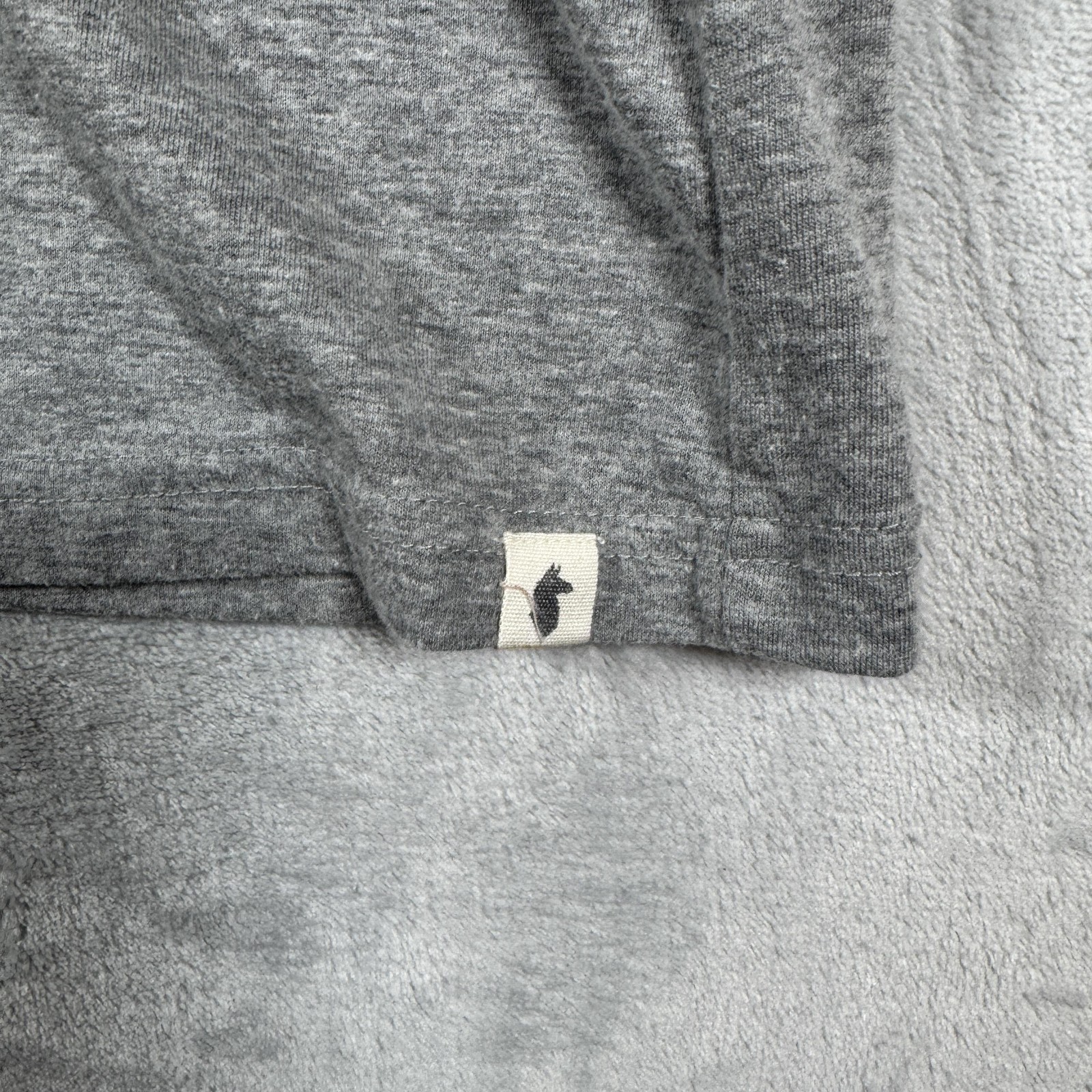 Cotopaxi Shirt Mens Medium Gray Organic Recycled Polyester Graphic Do Good Tee gallery