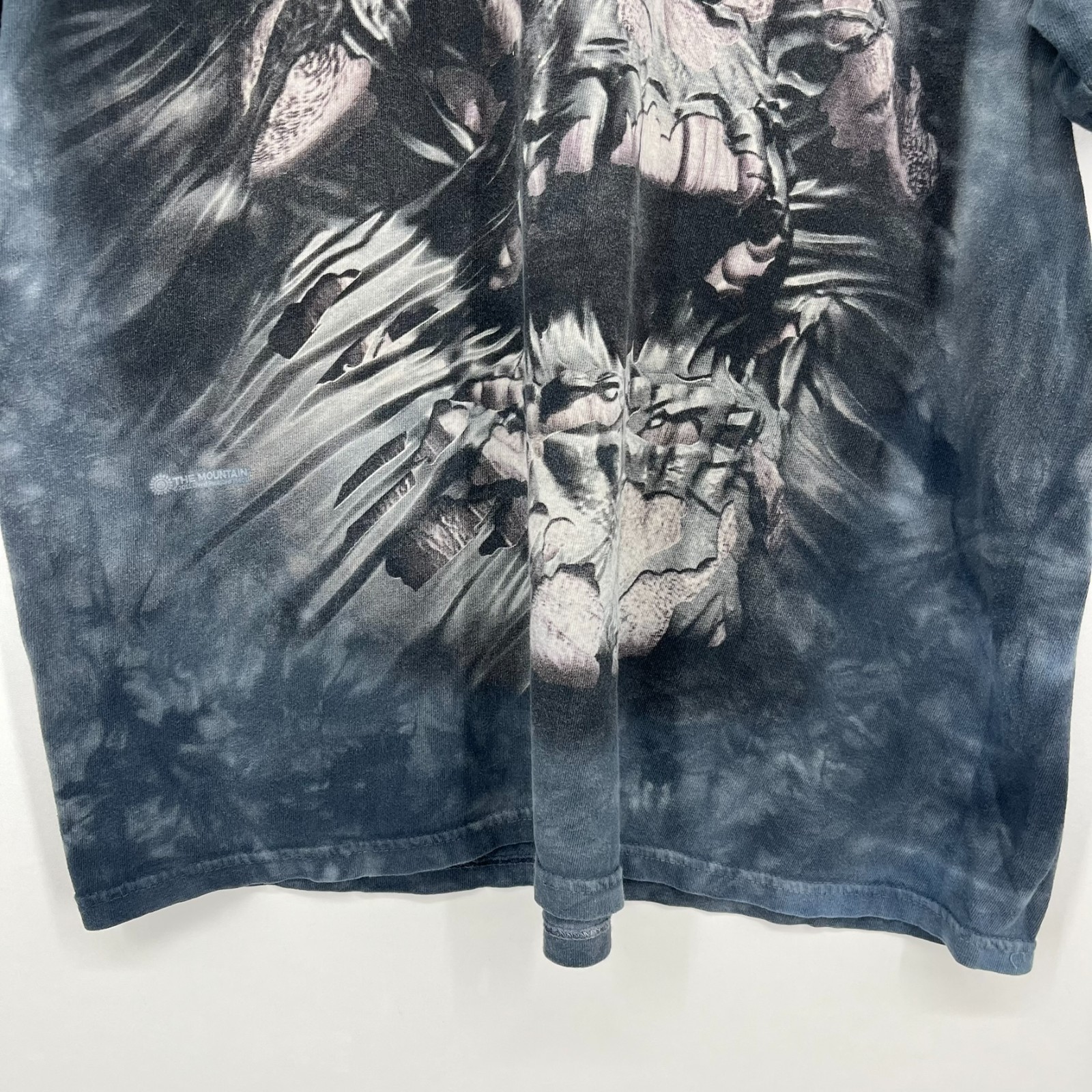 The Mountain T-Shirt Men's Size XL Gray All Over Print Skull Crew Neck gallery