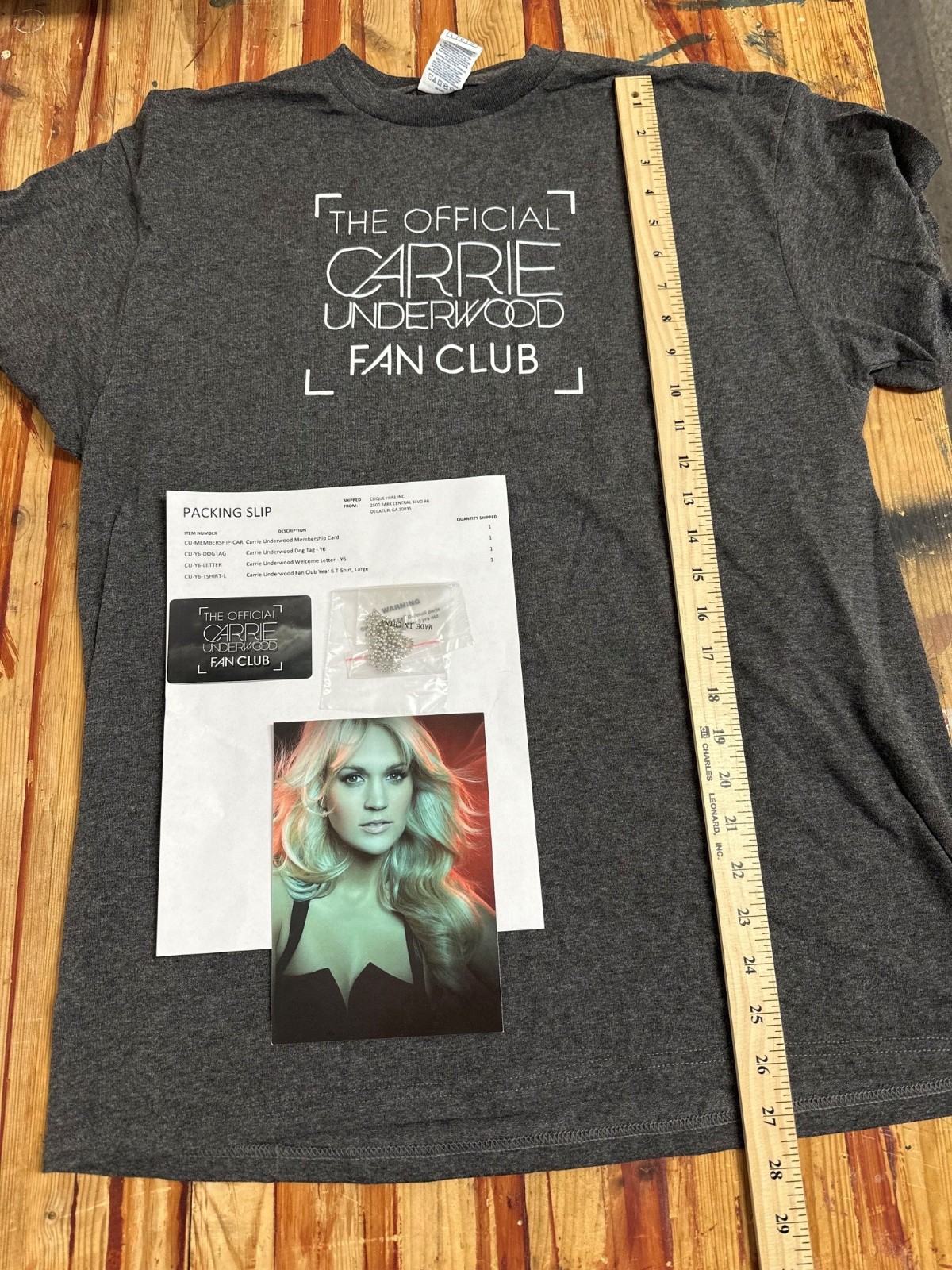 Carrie Underwood Gray Fan Club T-Shirt Large with Photo and Dog Tag Y6 NEW