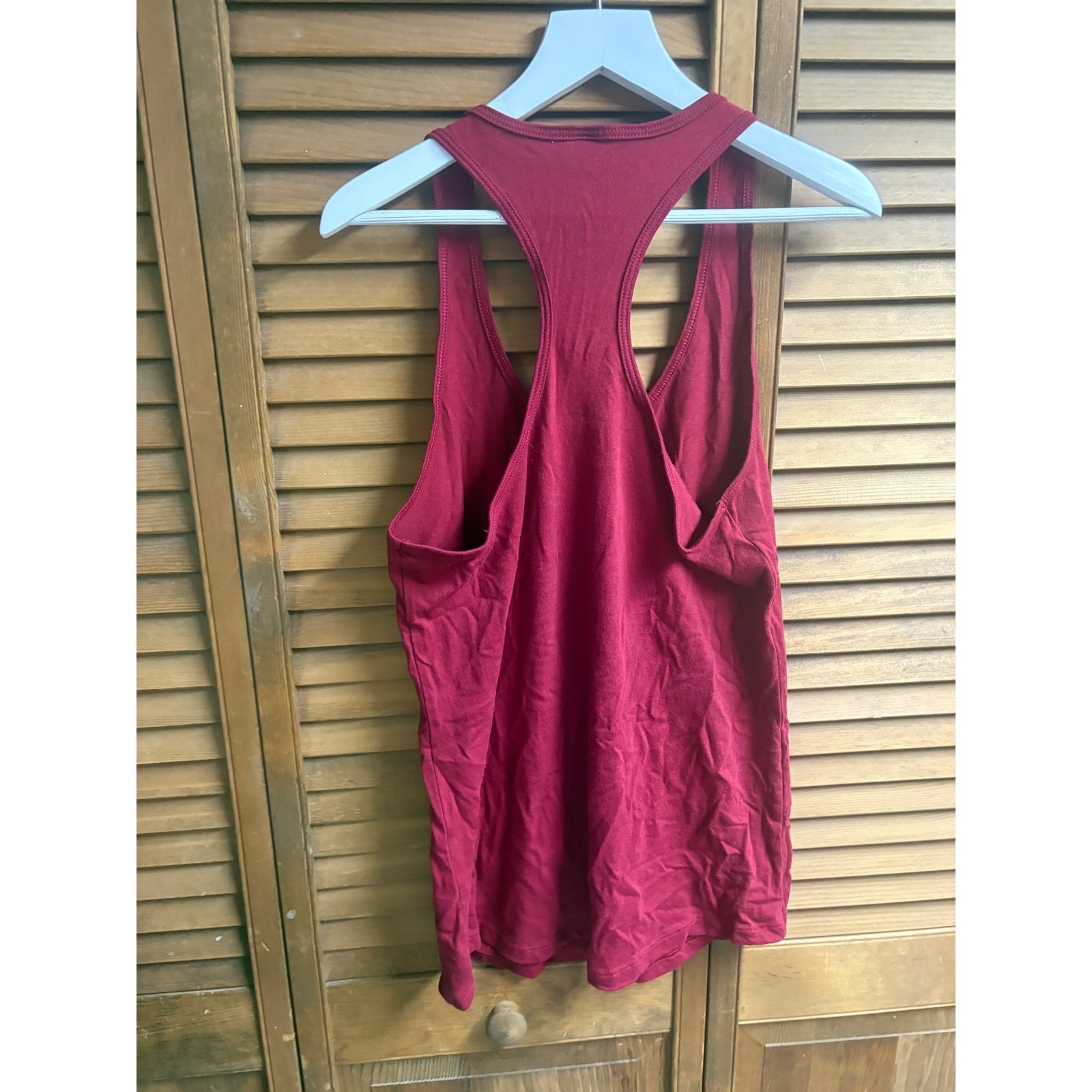 Yuengling Traditional Lager Tank Top Mens Medium Burgundy Racerback Graphic Tee gallery