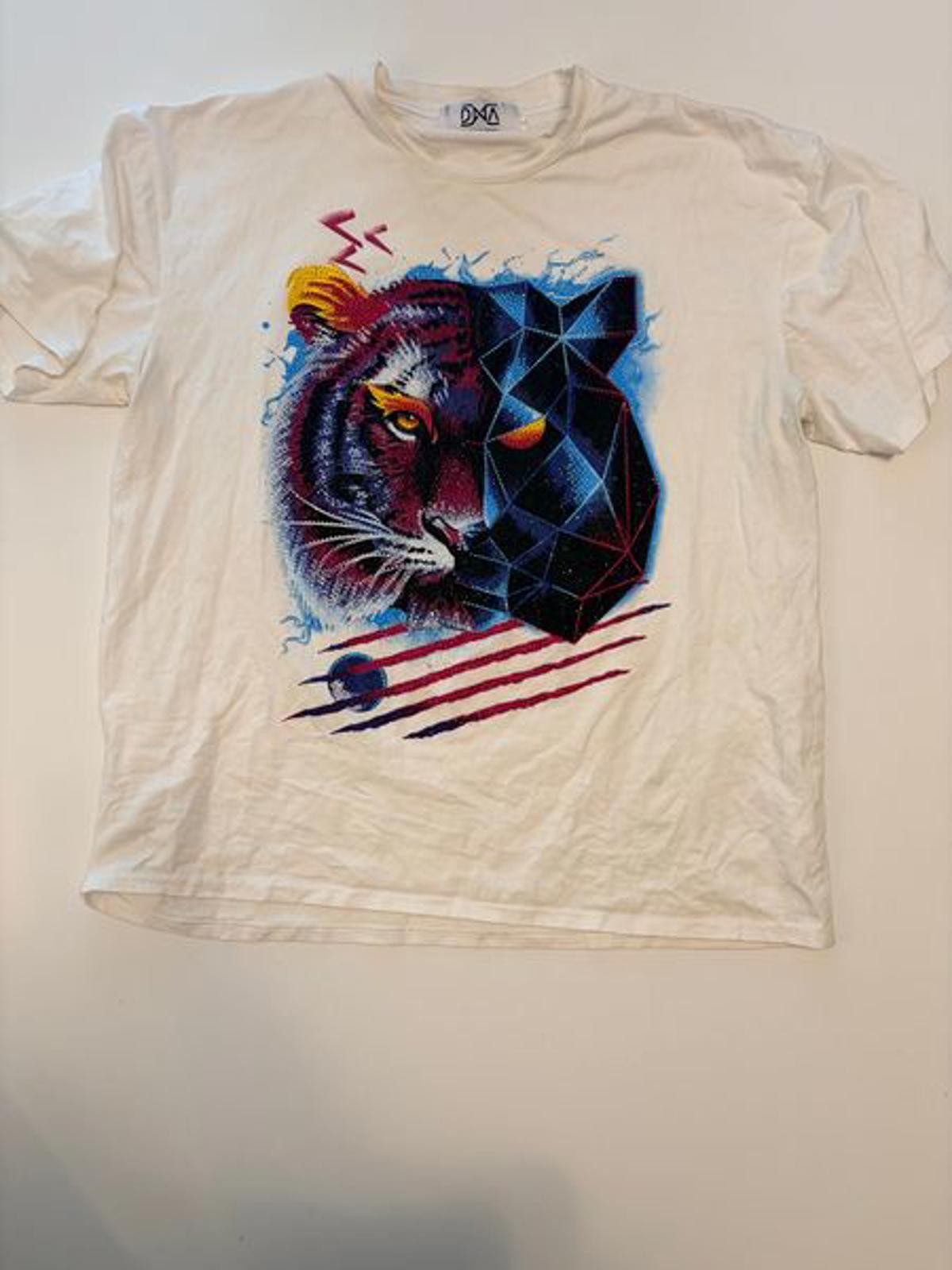 DNA Streetwear Geometric Graphic Tiger T-Shirt (Size 2XL) gallery