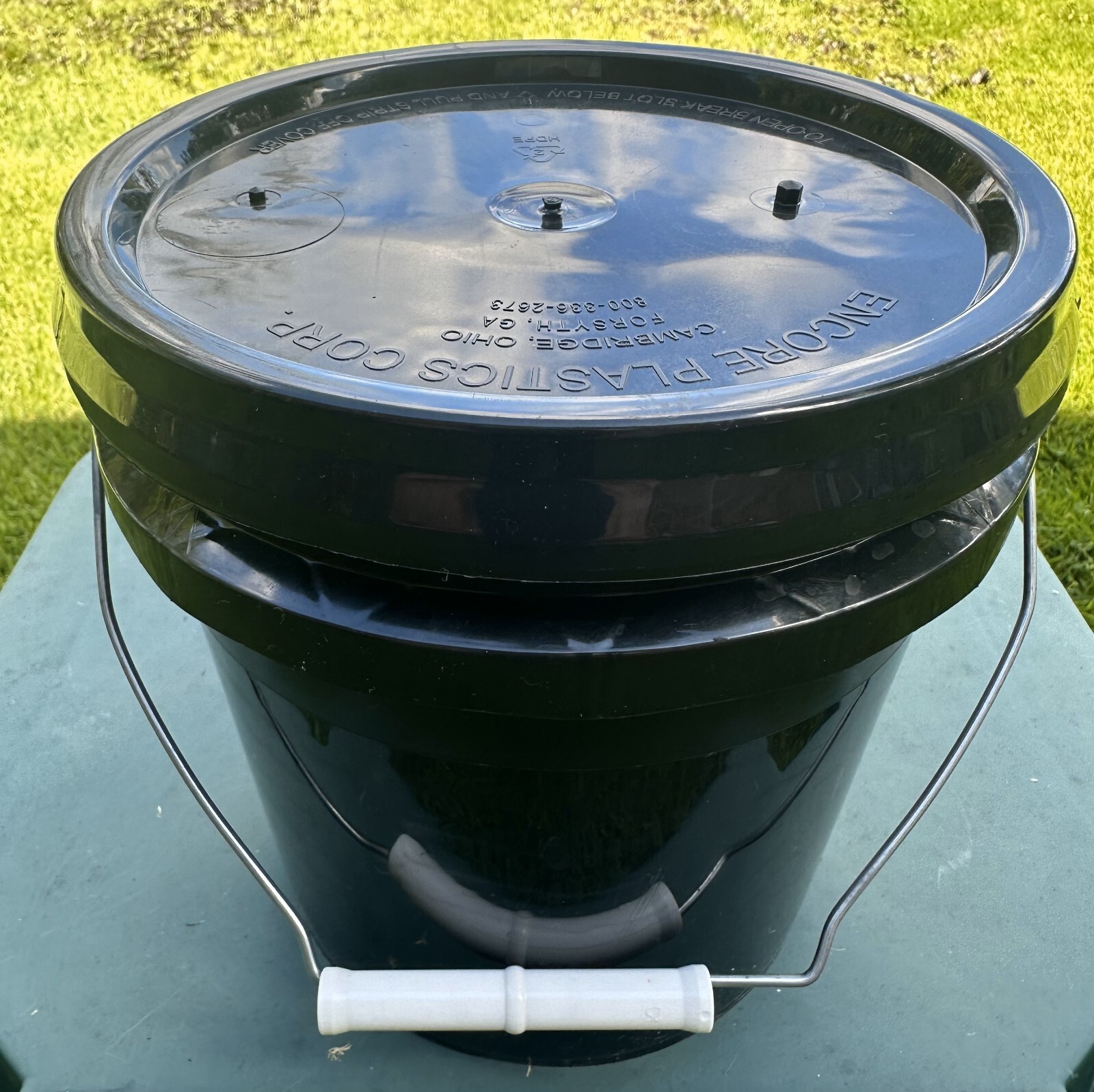 Food Grade 1 Gallon Plastic Pail & Lid