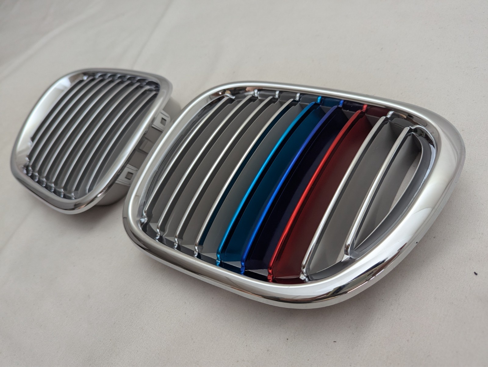 Fits for 1996-2002 BMW Z3 Front Kidney Grille Chrome & Silver with    M Color