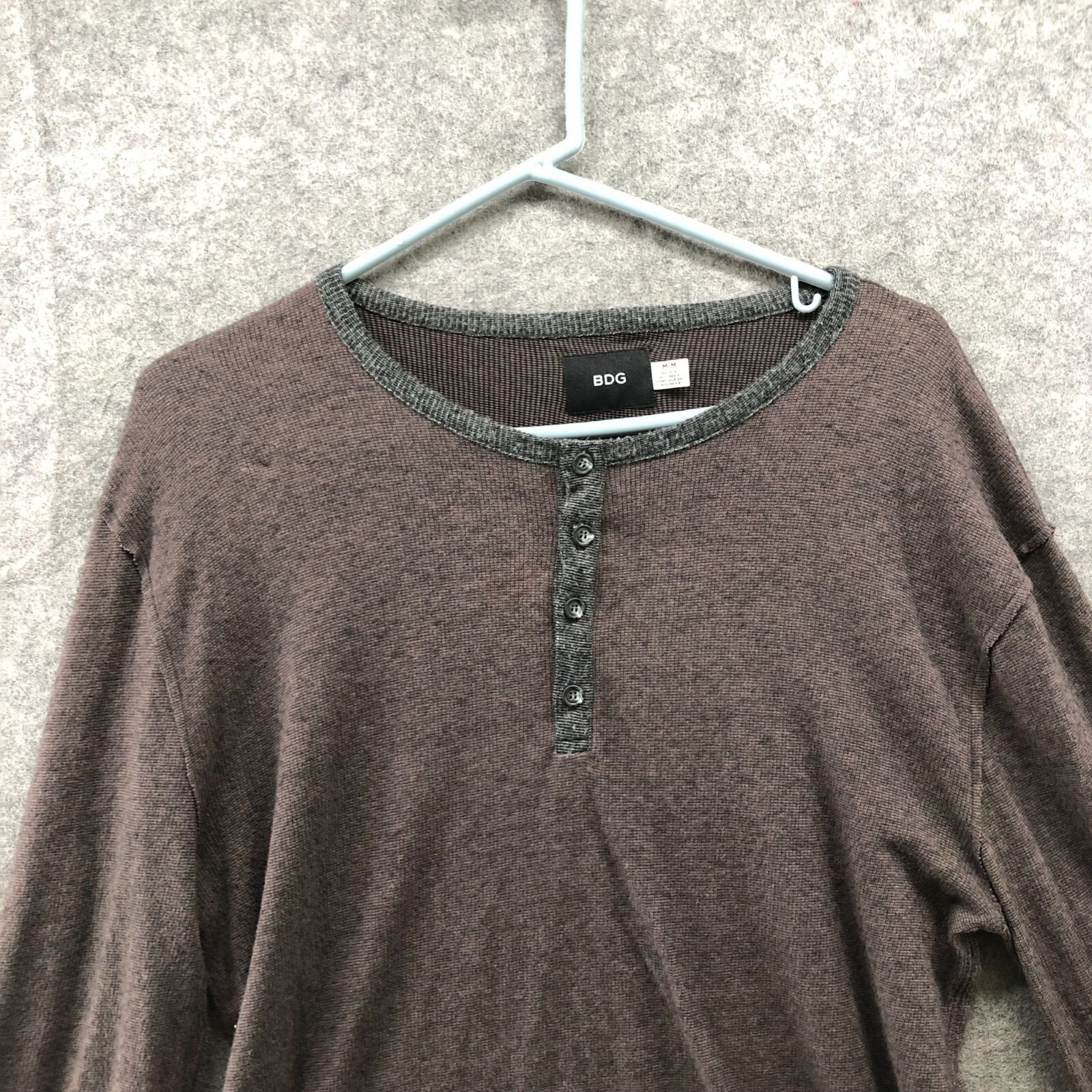 BDG Long Sleeve Henley T Shirt Mens M Brown Waffle Knit Lightweight Cotton Blend gallery
