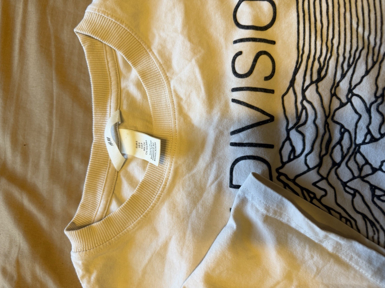 H&M Joy Division Graphic Band T-Shirt Beige Cream White Size Small gallery