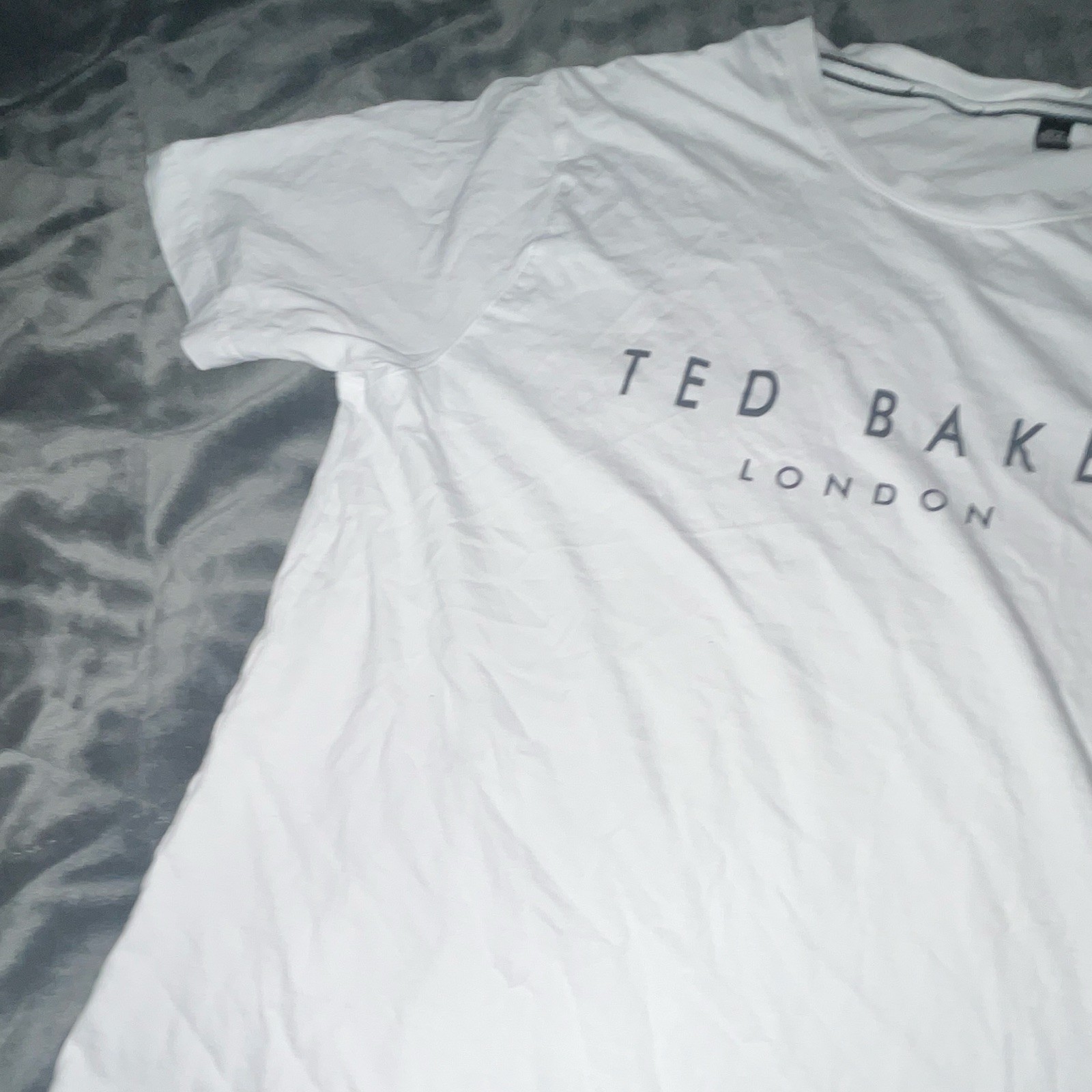Ted Baker Men’s M White Cotton Logo Crew Neck Short Sleeve T-Shirt gallery