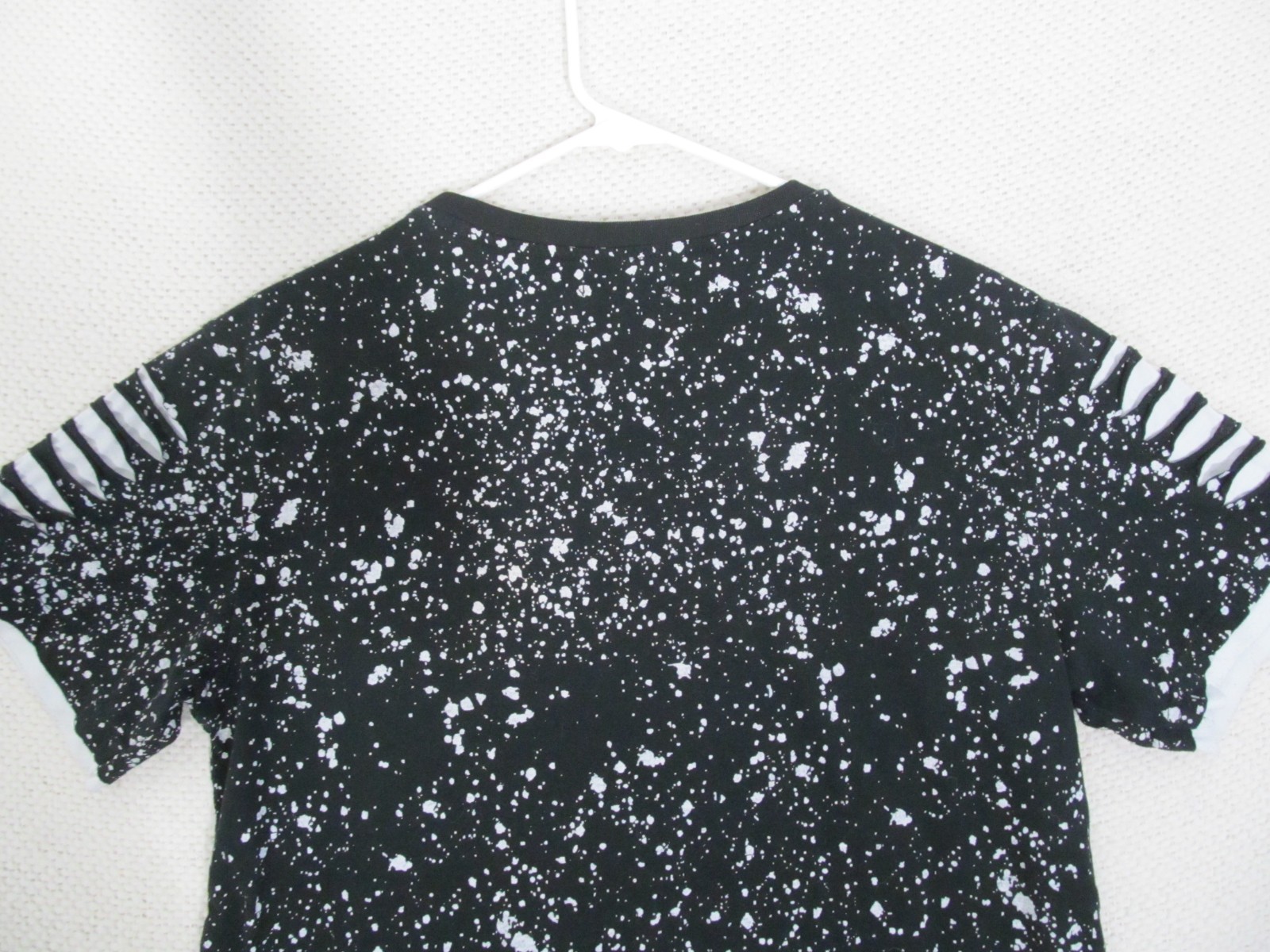 CARBON Mens Large Black Tee – Zipper Chest, Slit Sleeves, Paint Splatter Urban gallery