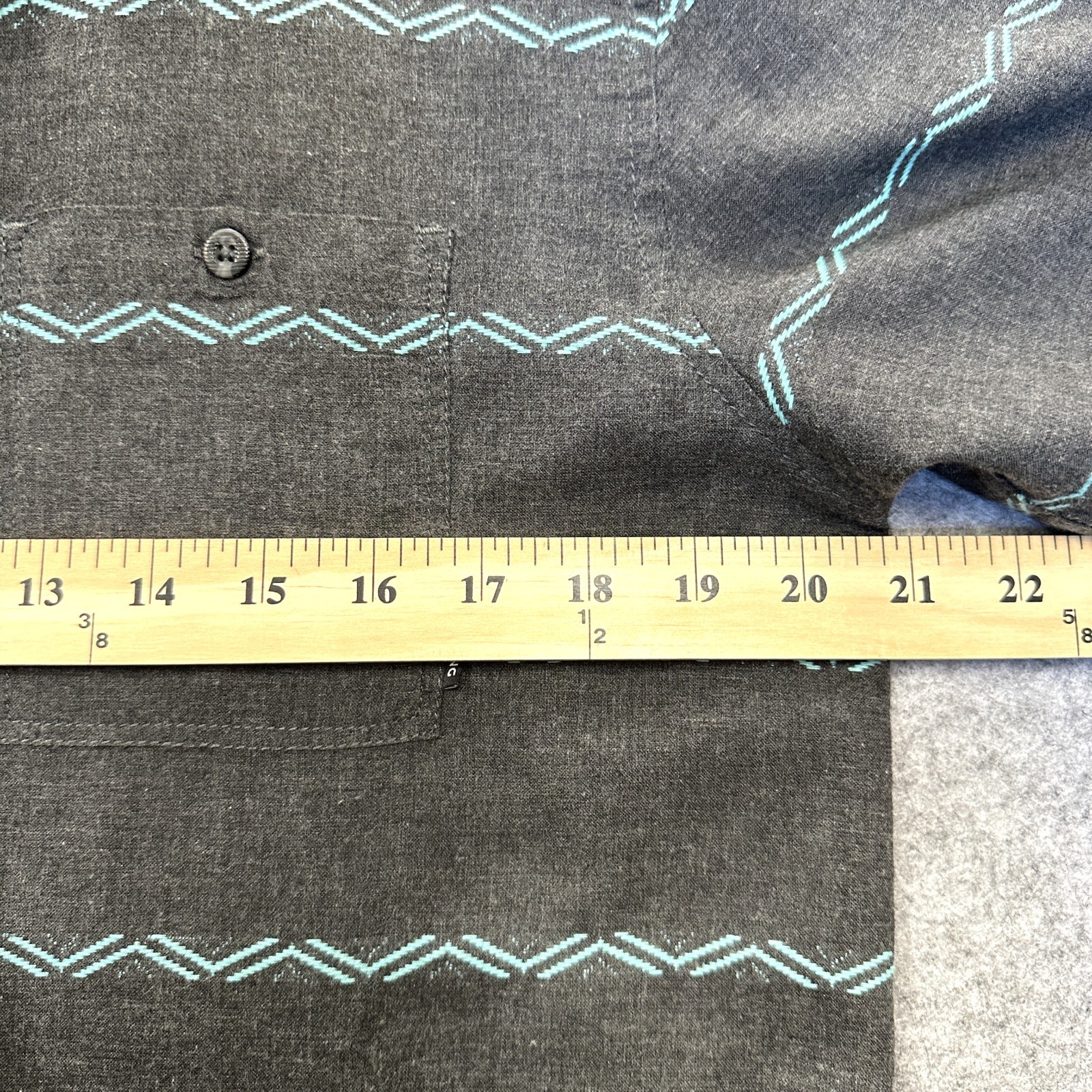 Billabong Button Up Shirt Mens Medium Gray Teal SW Chevron Stripe Surfer Skater gallery