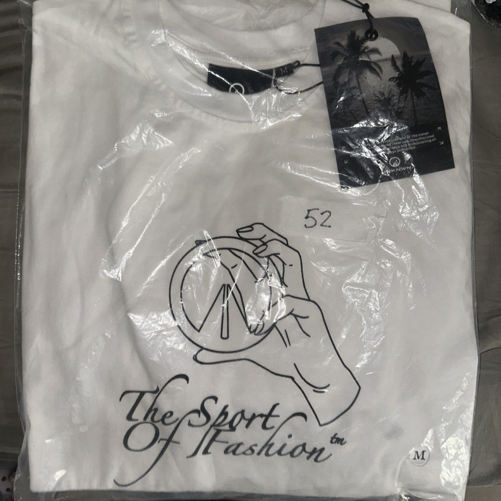 UNKNWN LeBron James Men White Tee-shirt MED New With Tags (The Sport Of Fashion)