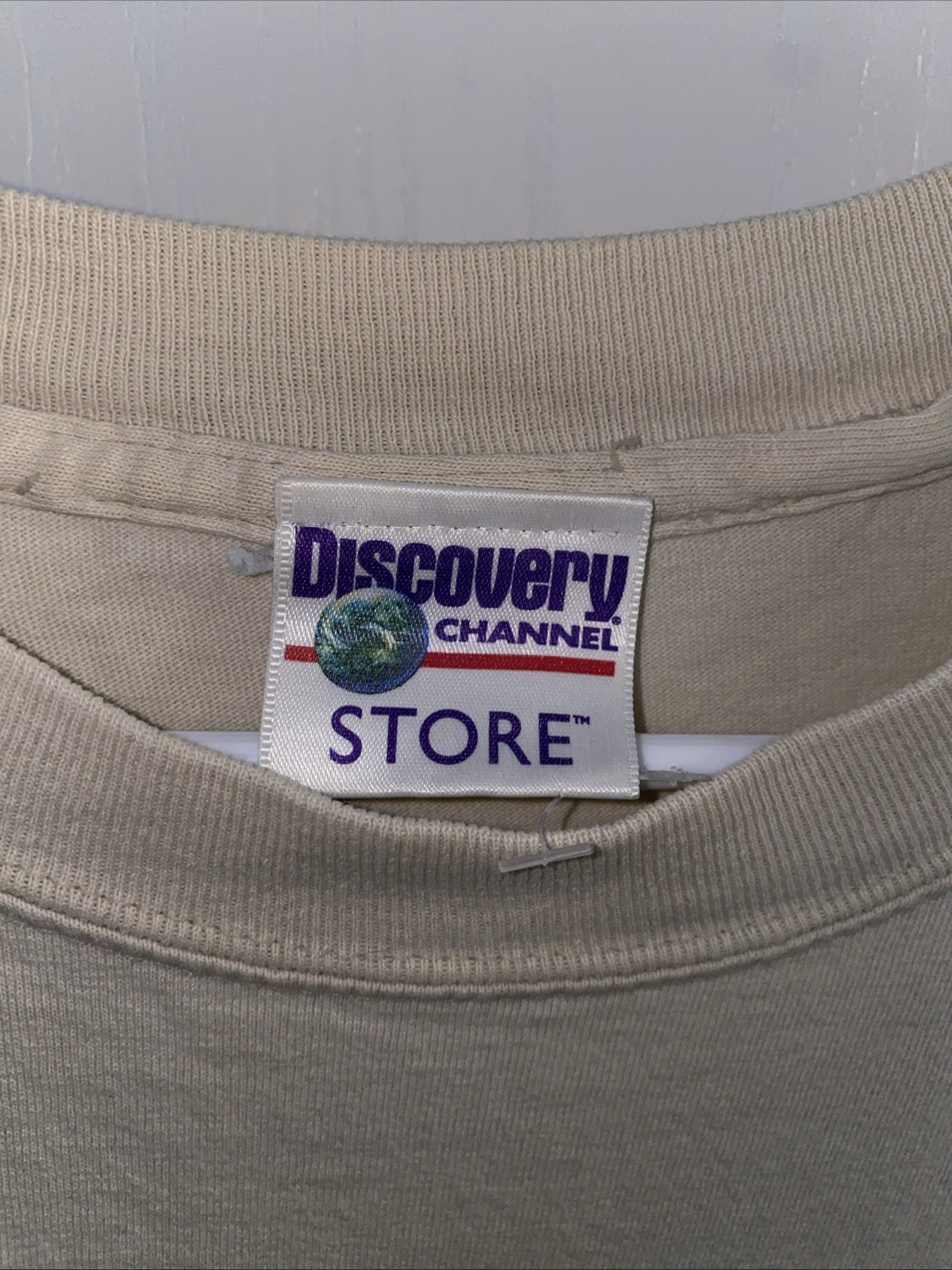 Rare Vintage 90s Discovery Channel Store Wolf Canis Lupus T-shirts and Rare gallery