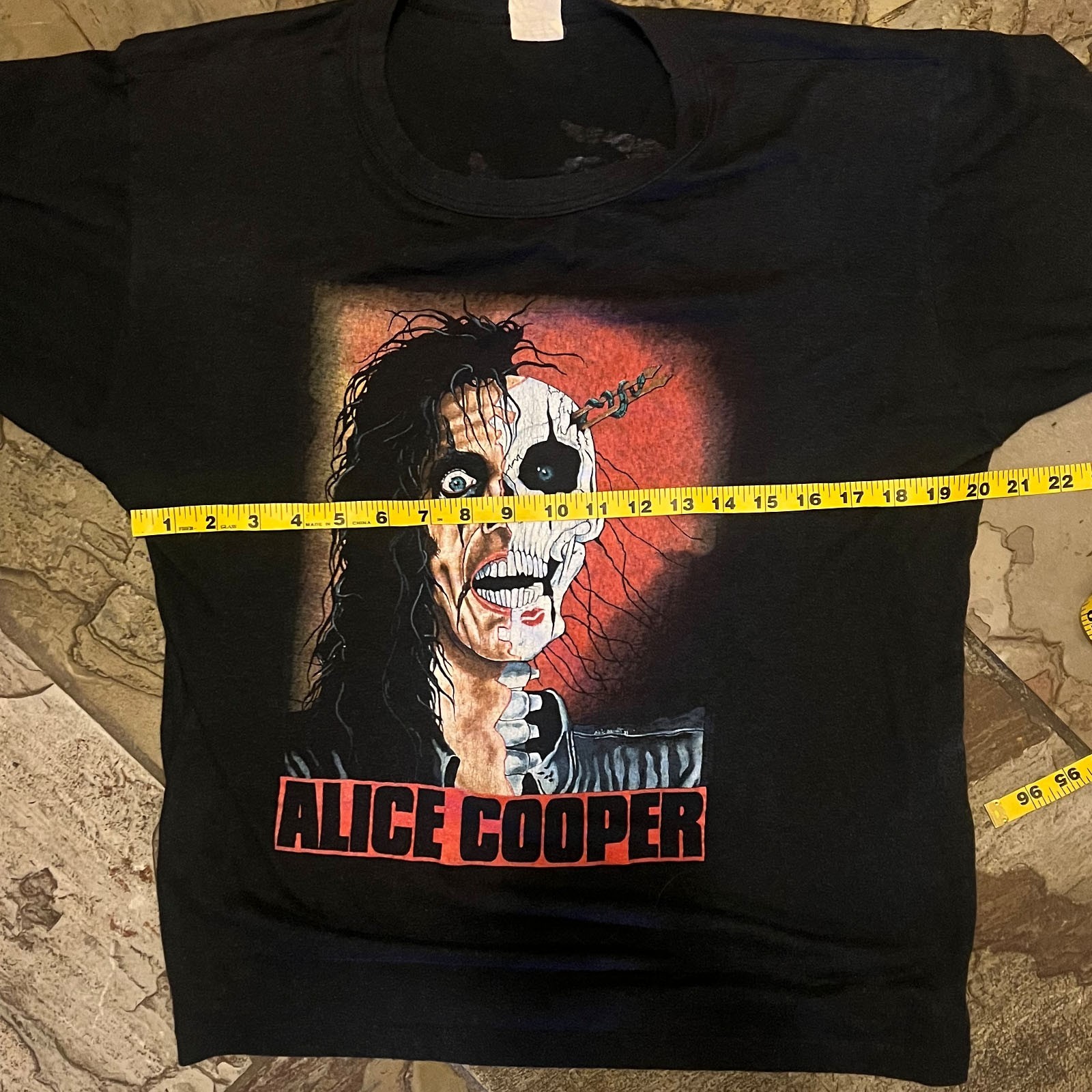 vintage 1980s Alice Cooper Trash band t shirt 50 cotton/50 poly size Large gallery