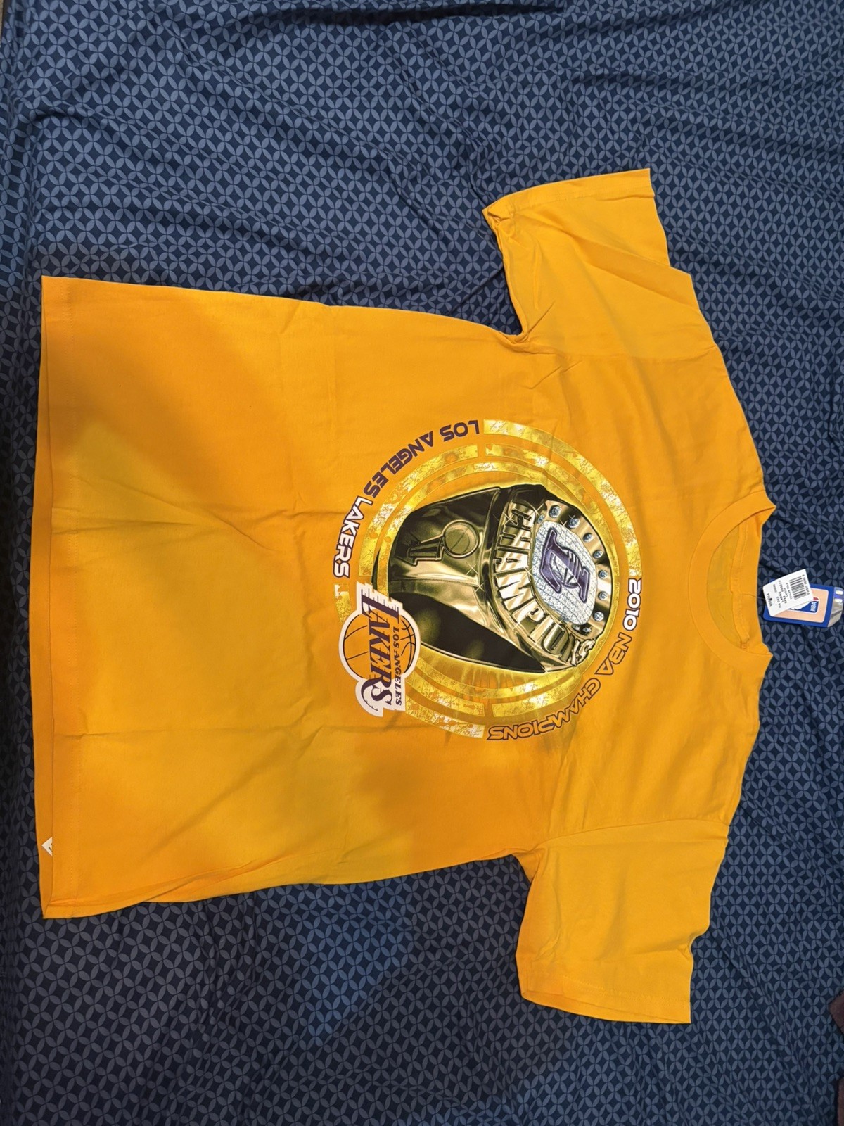 Vintage Los Angeles Lakers 2010 NBA Champions T-Shirt 2000s Kobe Bryant L NWT gallery