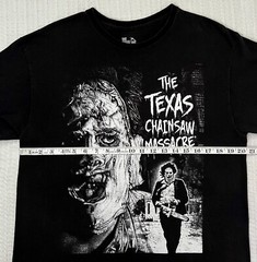 Texas Chainsaw Massacre T-Shirt – Leatherface Closeup and Running LG 20.5” X 29”