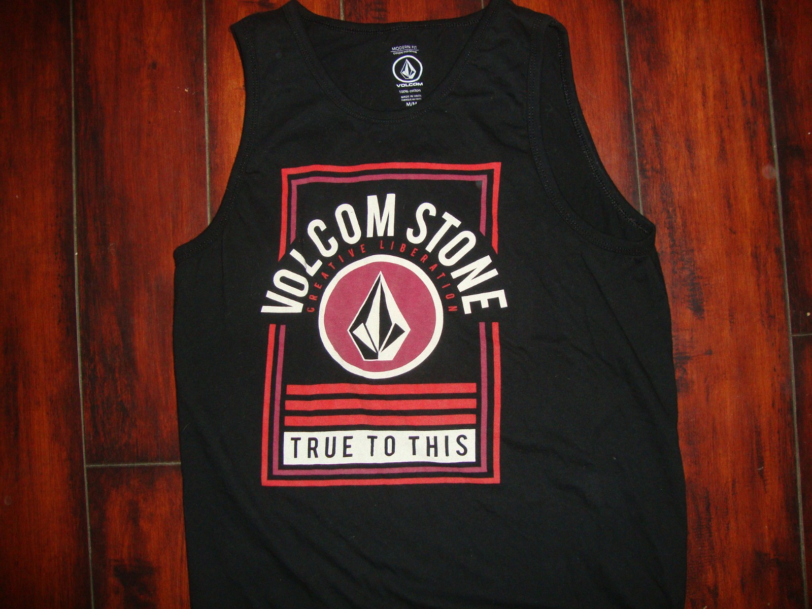 Men’s Volcom Medium TRUE TO THIS tank top SIZE MEDIUM NWOT
