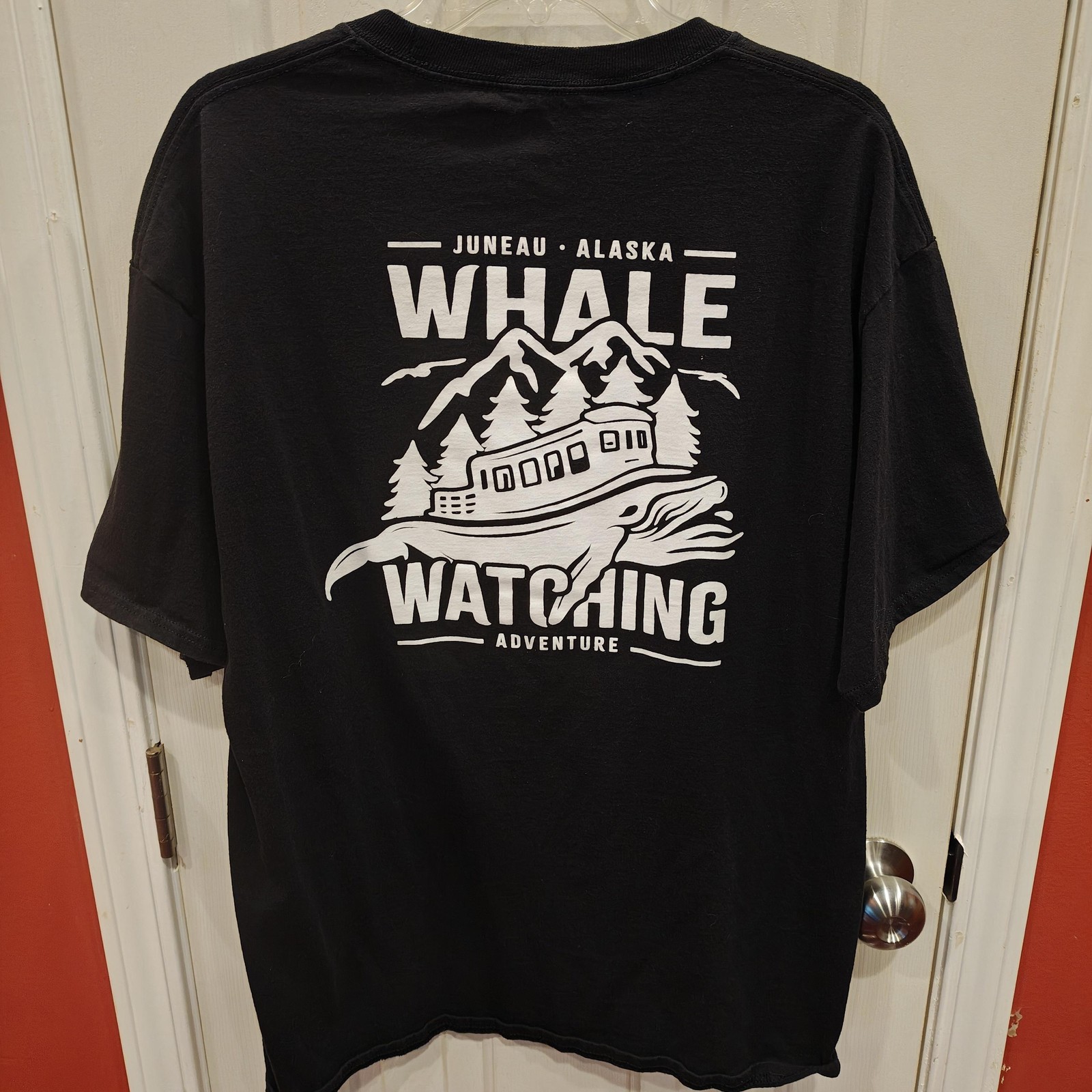 Juneau Alaska Whale Watching Adventure Hanes Shirt Mens XL Black Graphic Tee gallery