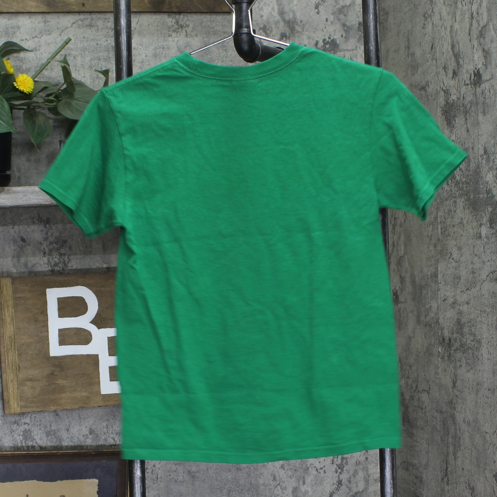 Dr. Seuss Grinch Christmas Wreath Boys Graphic T-Shirt Kelly Green M gallery