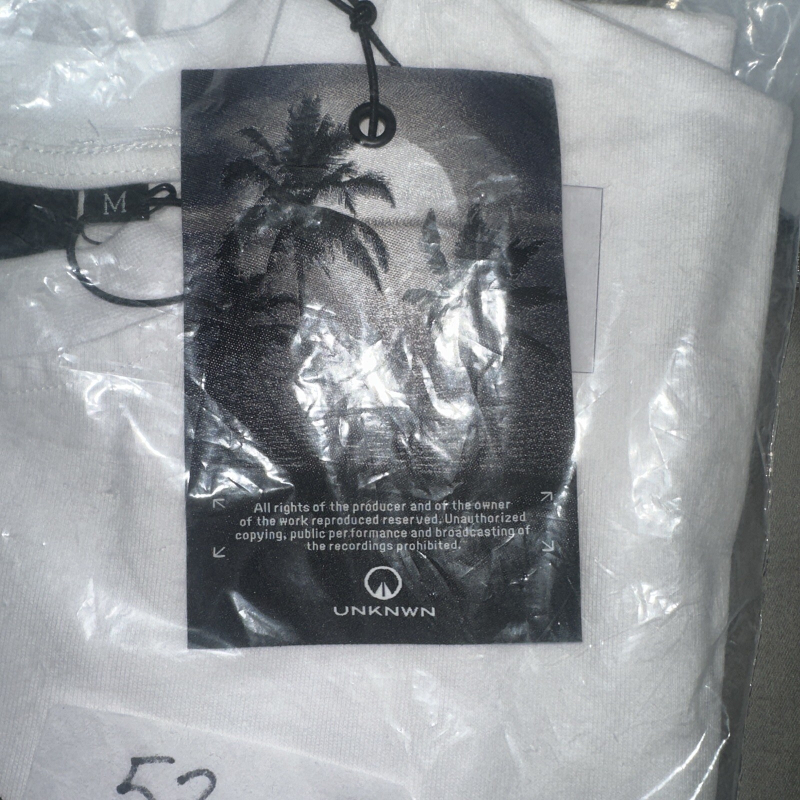 UNKNWN LeBron James Men White Tee-shirt MED New With Tags (The Sport Of Fashion) gallery