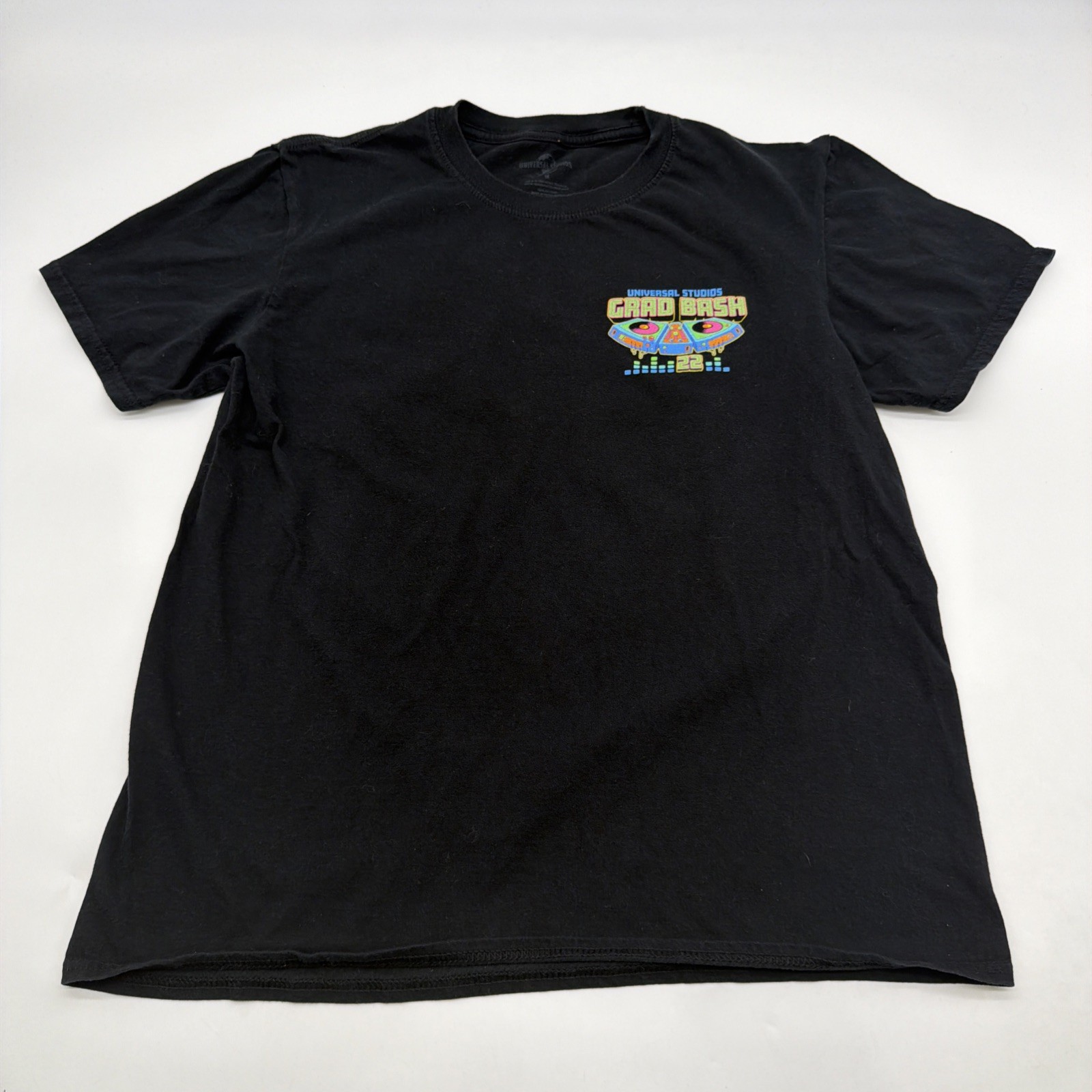 Universal Studios T-shirt Men M Black Graphic Print Logo 100% Cotton.#44861