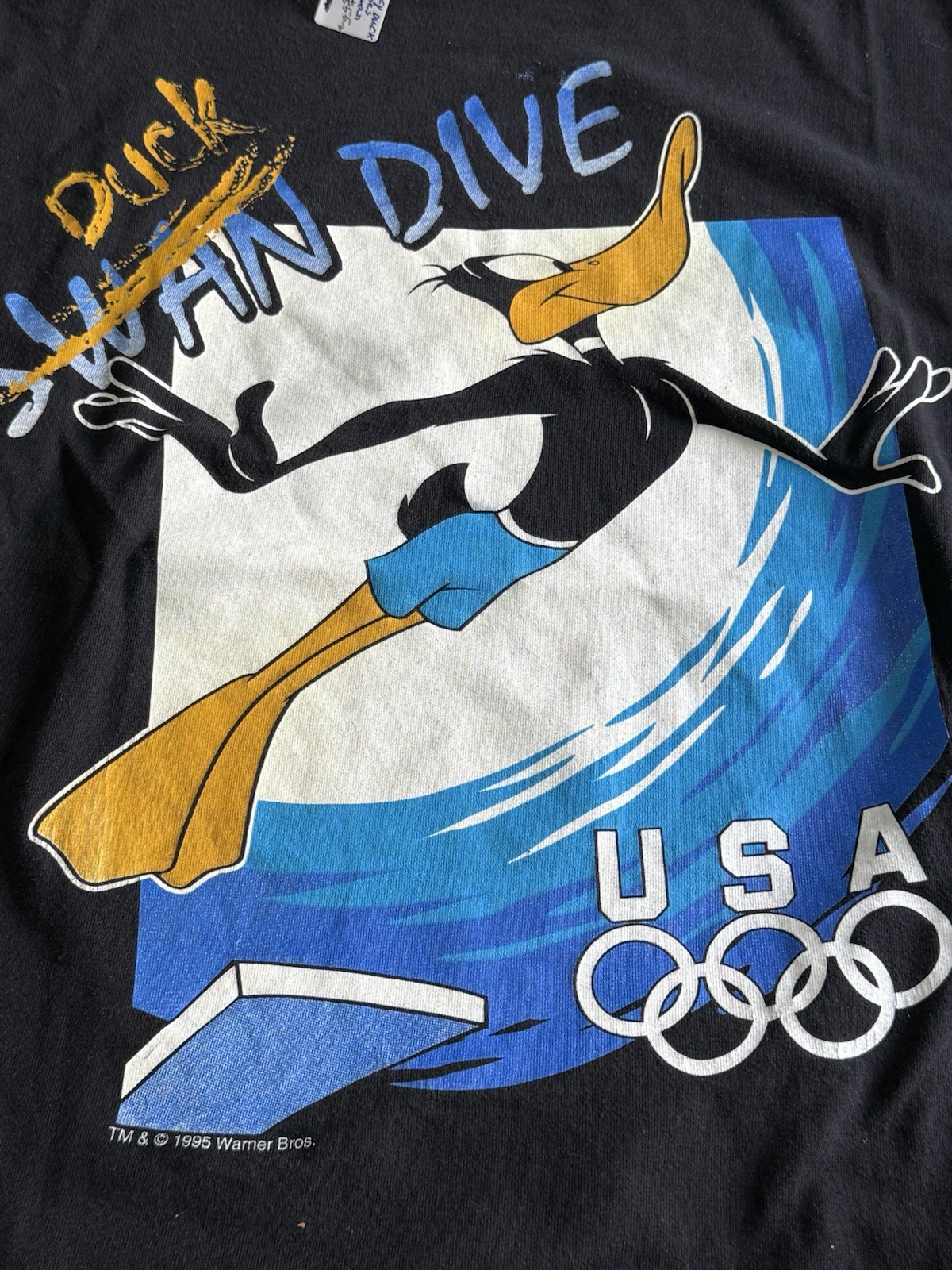 Vintage 1995 Daffy Duck Swan Duck Dive Olympics Tee in adult XL gallery