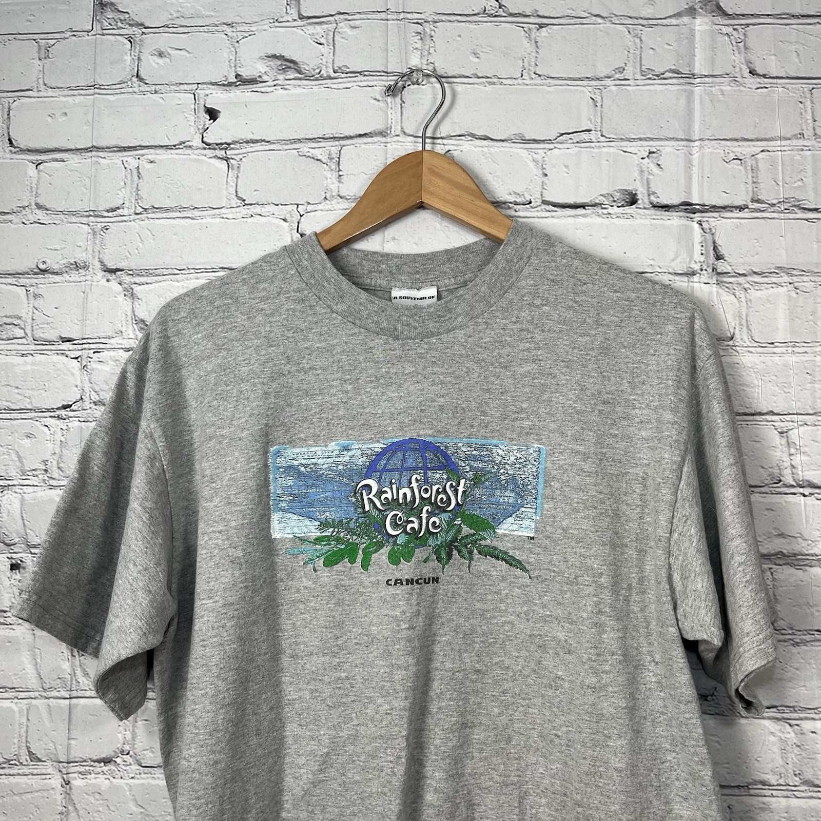 Vintage Rainforest Cafe Cancun T Shirt Mens Size Medium Gray Souvenir gallery