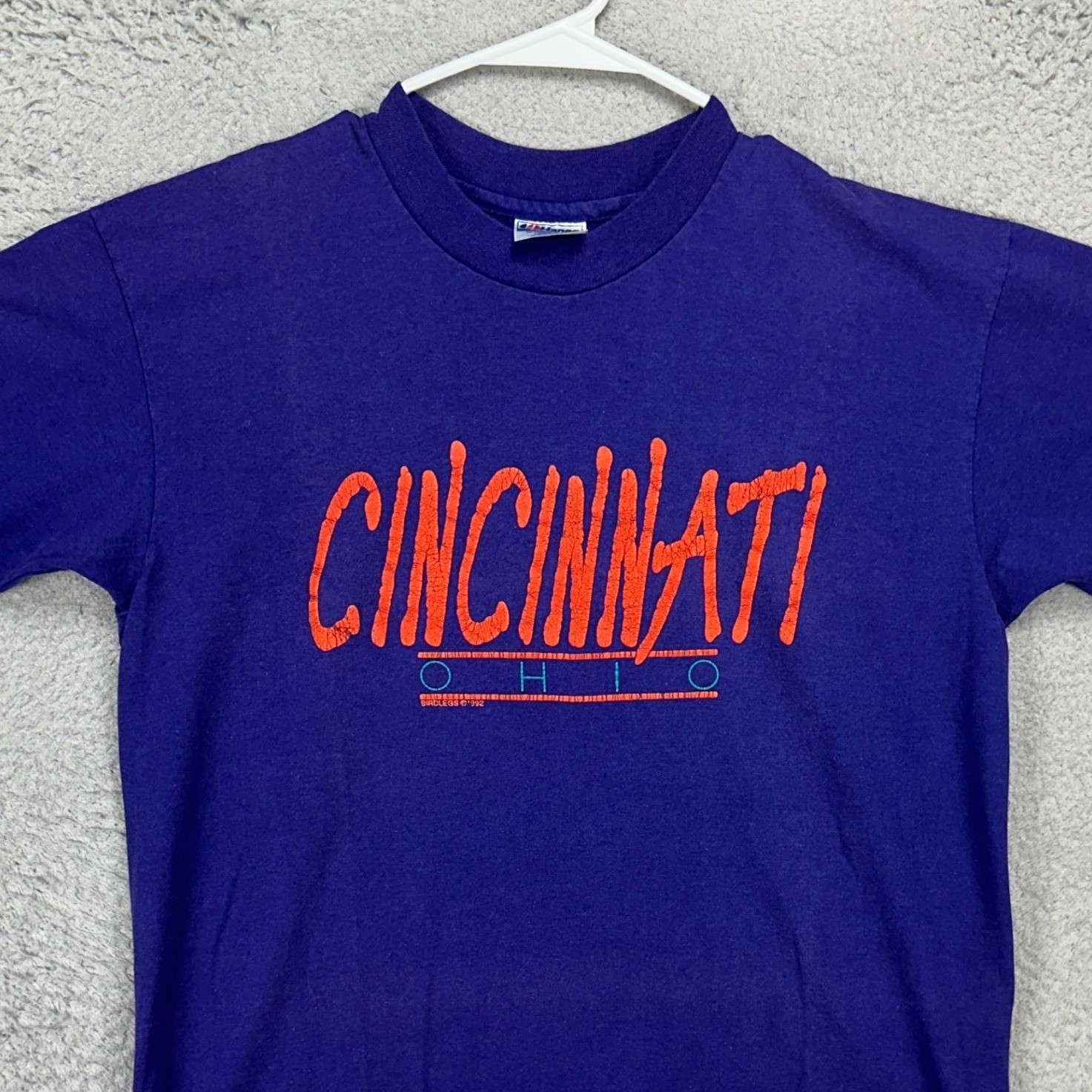 VINTAGE Cincinnati Ohio T-Shirt Tee Mens Large Purple Graphic Made In USA Hanes
