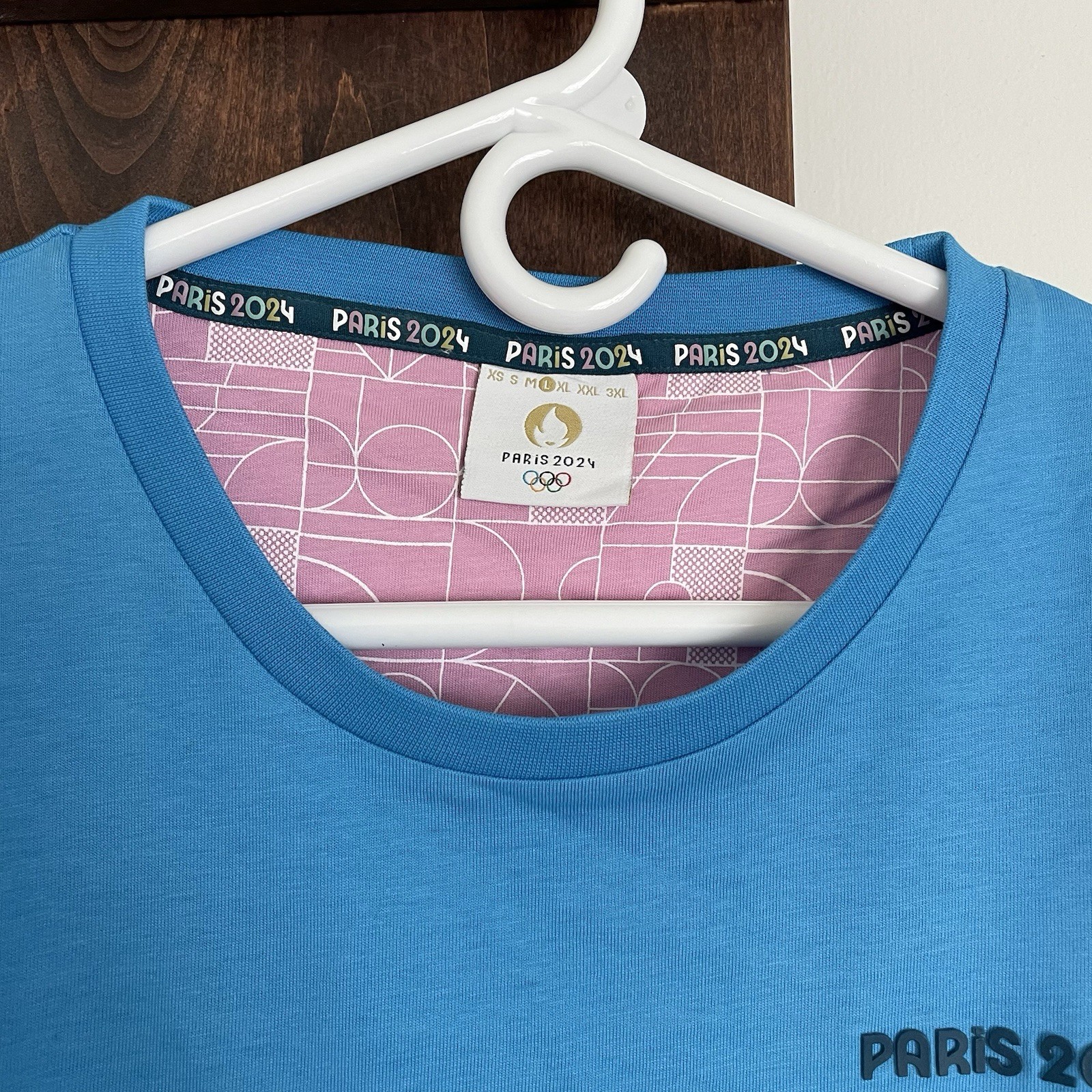 NEW 2024 Paris Summer Olympics Official Merchandise T-Shirt Size Large Blue gallery