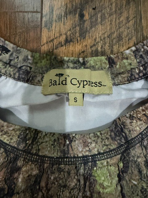 (2) Bald Cypress Camo Pocket T-Shirt Long Sleeve Men's Small Duck Hunting Shirt gallery