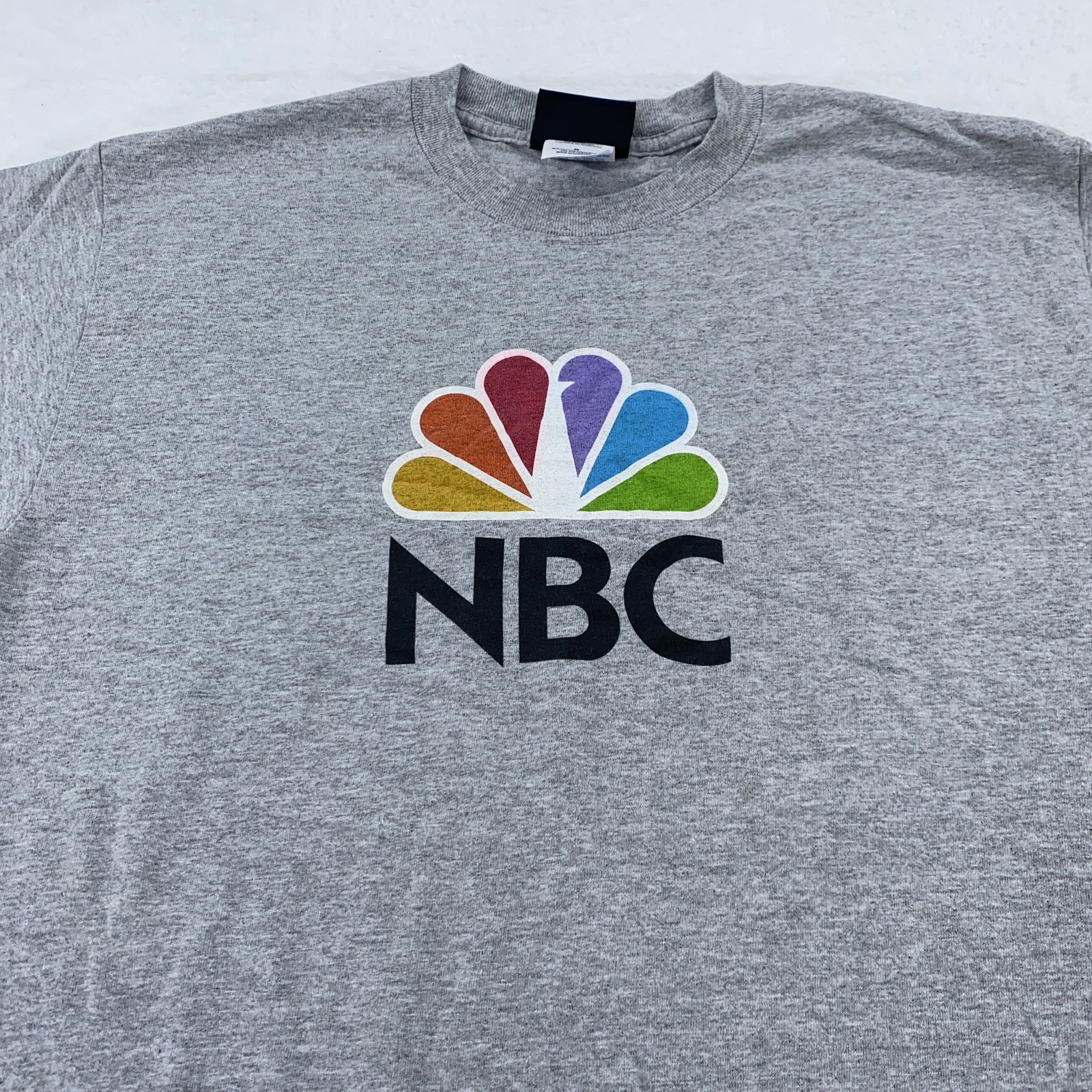NBC Experience Store Shirt Mens Medium Gray Logo Crewneck Tee T-Shirt Classic TV gallery