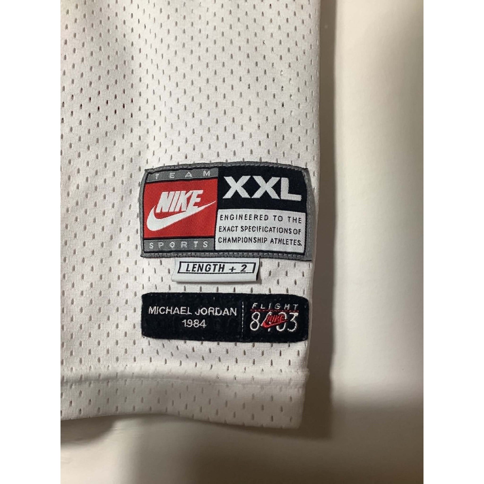 Vintage Nike Michael Jordan Chicago Bulls Jersey XXL White Flight 84-03 Swingman gallery