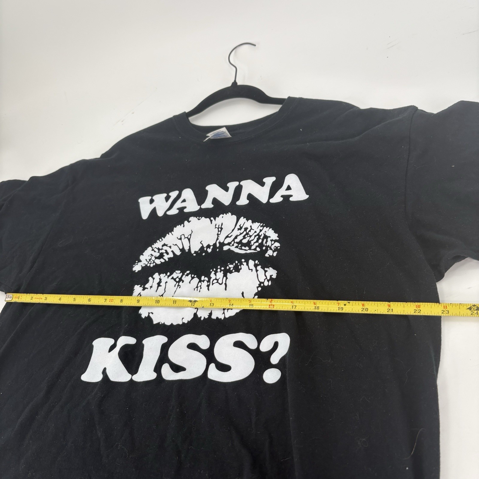 Wanna Kiss Men’s XL Sunscreen Promotion Shirt Y2K Black Short Sleeve gallery