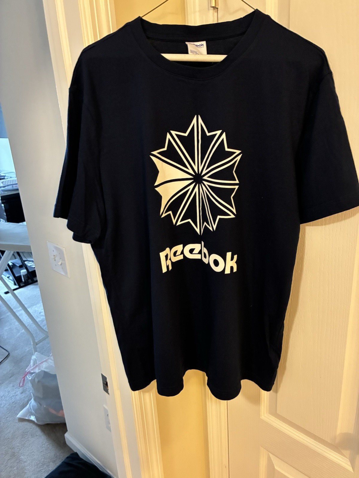 Reebok Classic Men's blue Graphic Logo Crew Neck Short Sleeve T-Shirt XL gallery