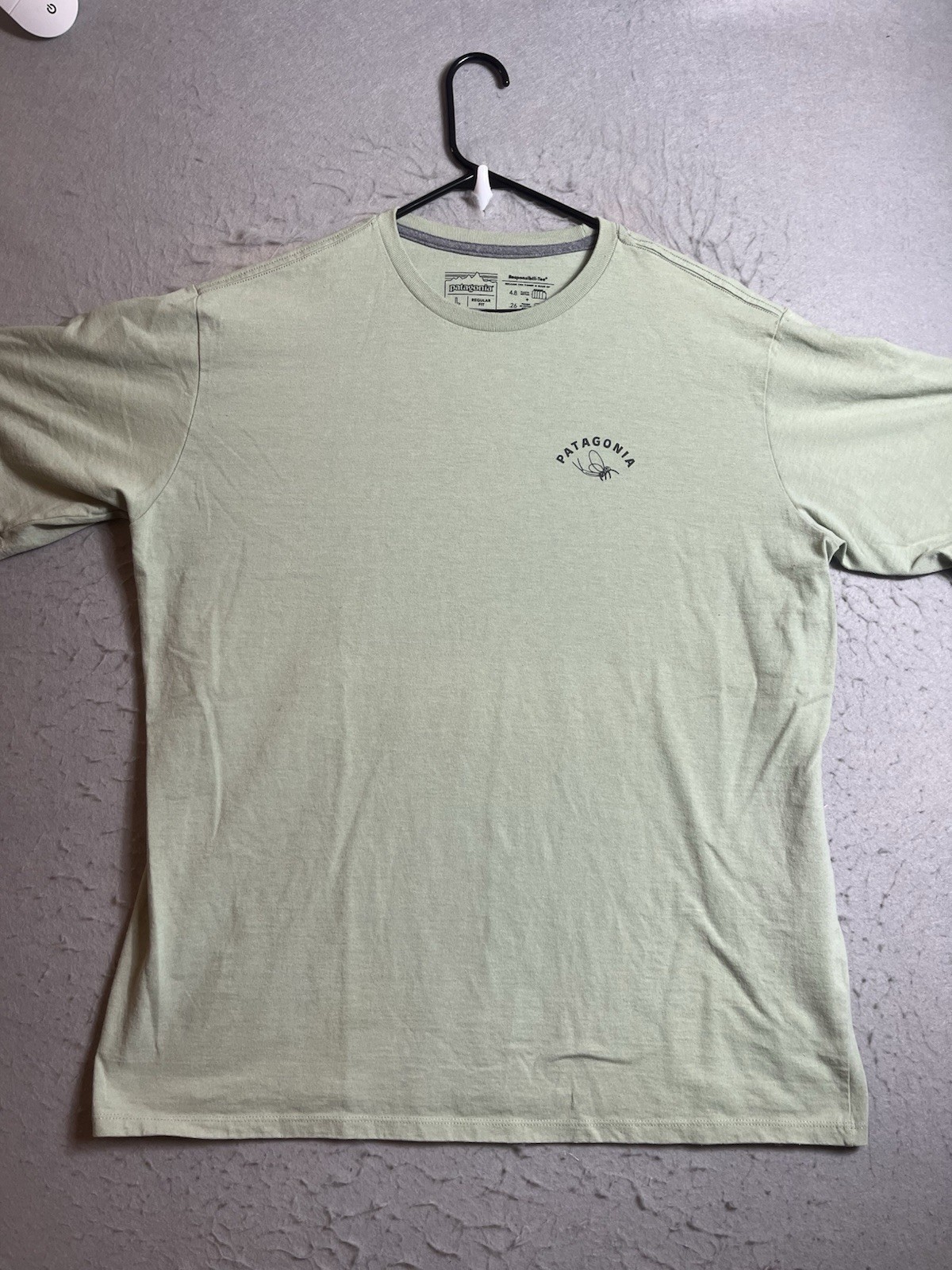 Patagonia Responsibili Tee Mens L Keep Fish Wet Graphic Tee Green gallery