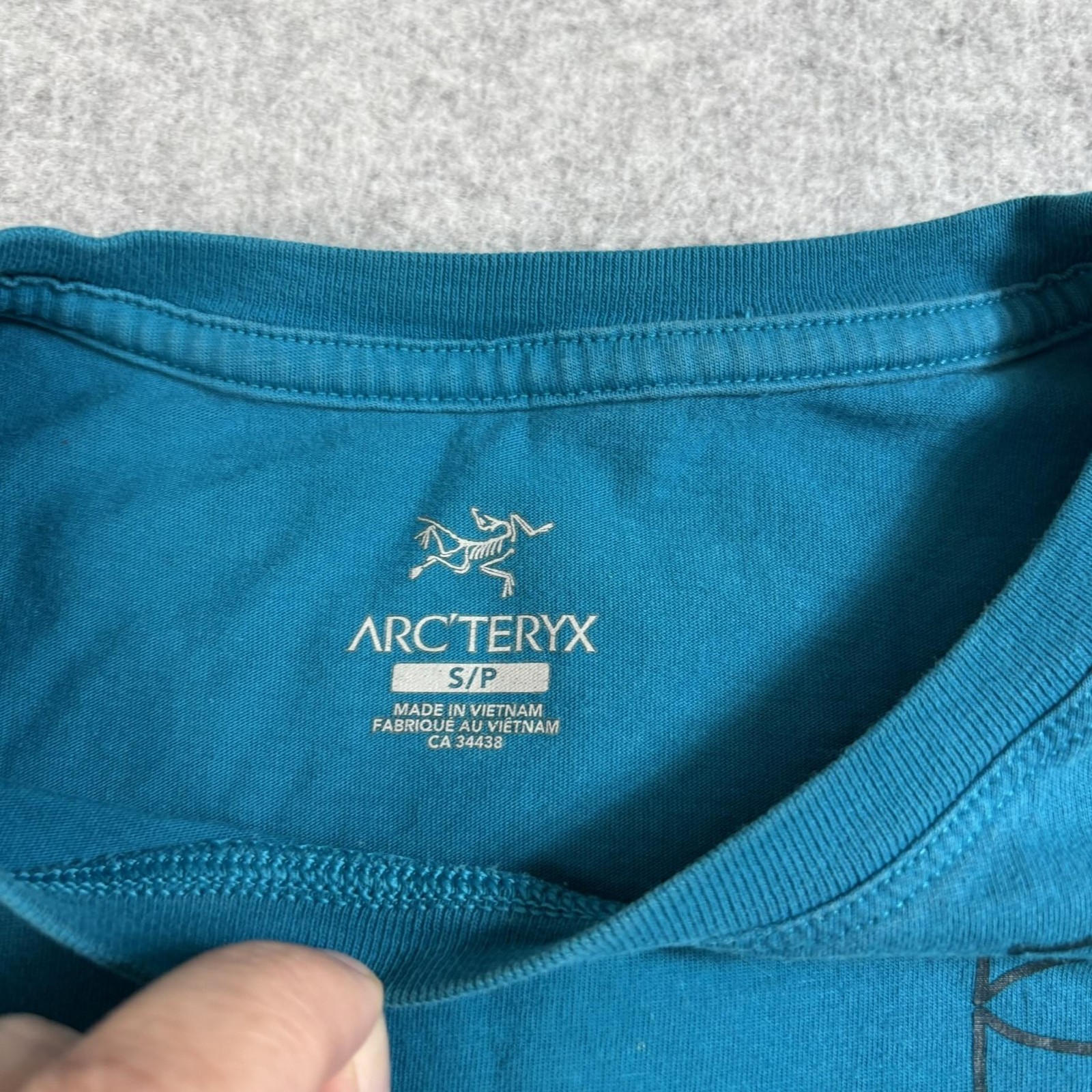 Arc'teryx Shirt Men Small Blue Teal Short Sleeve Graphic Spell Out Outdoors Hike gallery